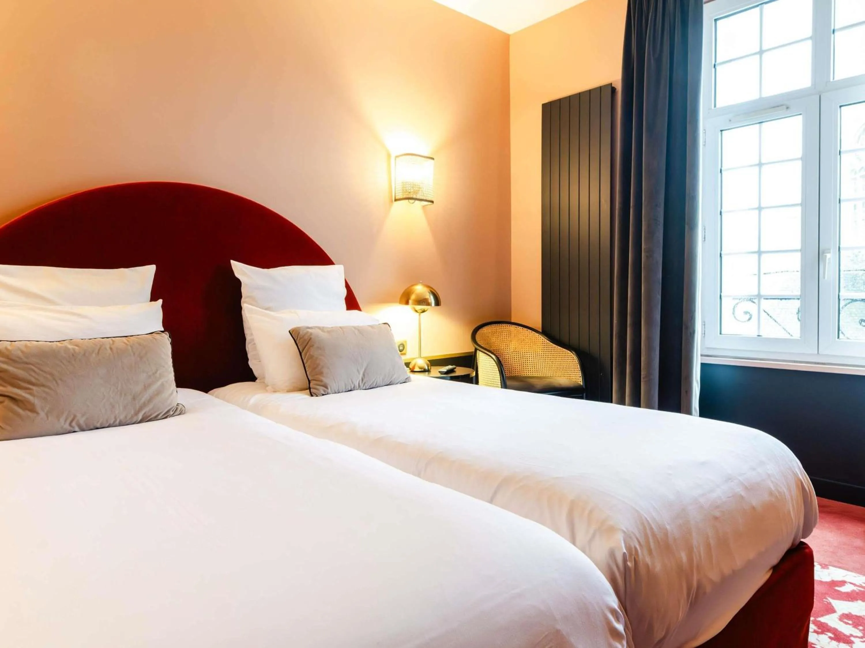 Bedroom, Bed in Hotel Mercure Roscoff Bord De Mer