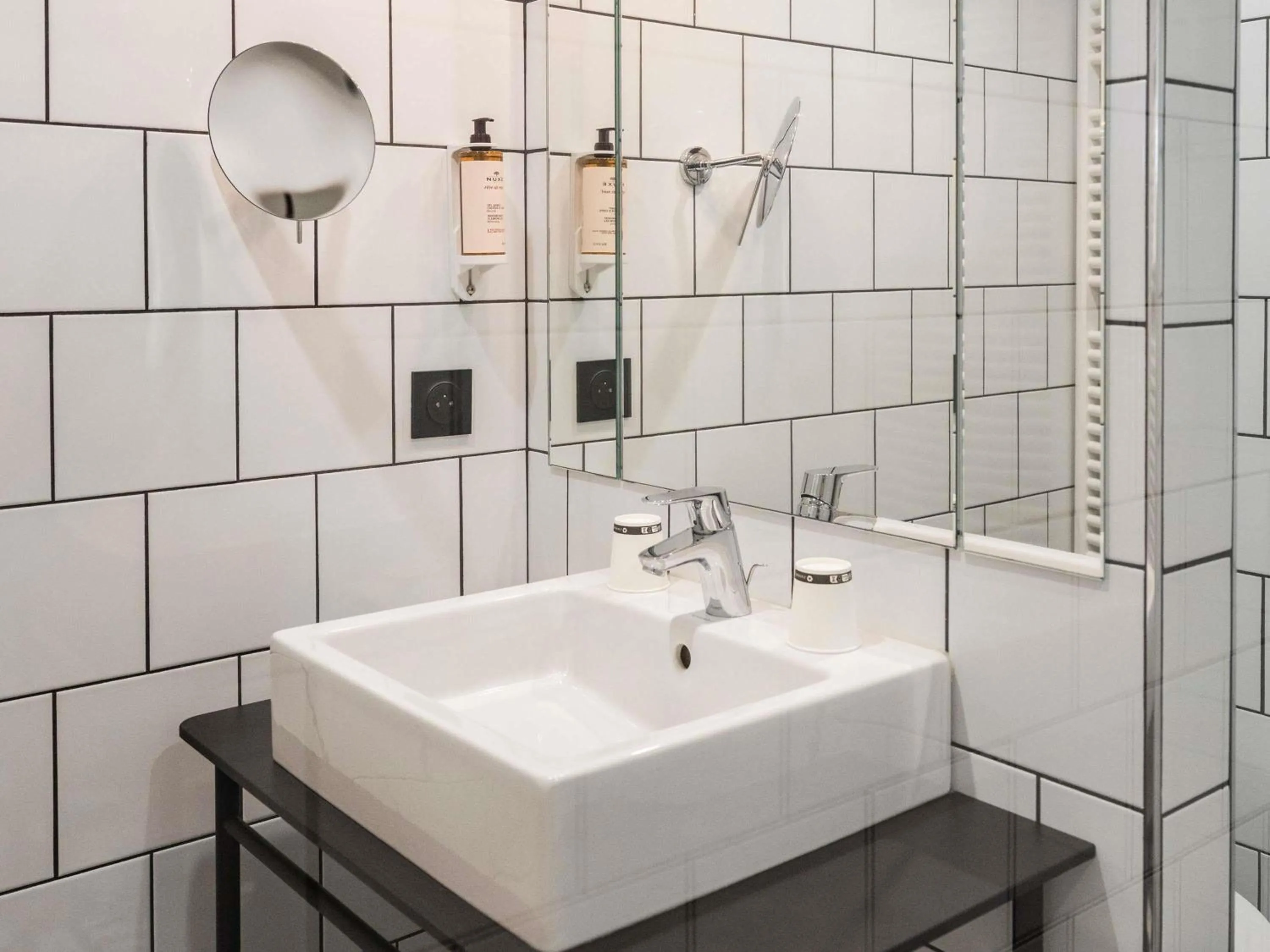 Bedroom in Hotel Mercure Roscoff Bord De Mer