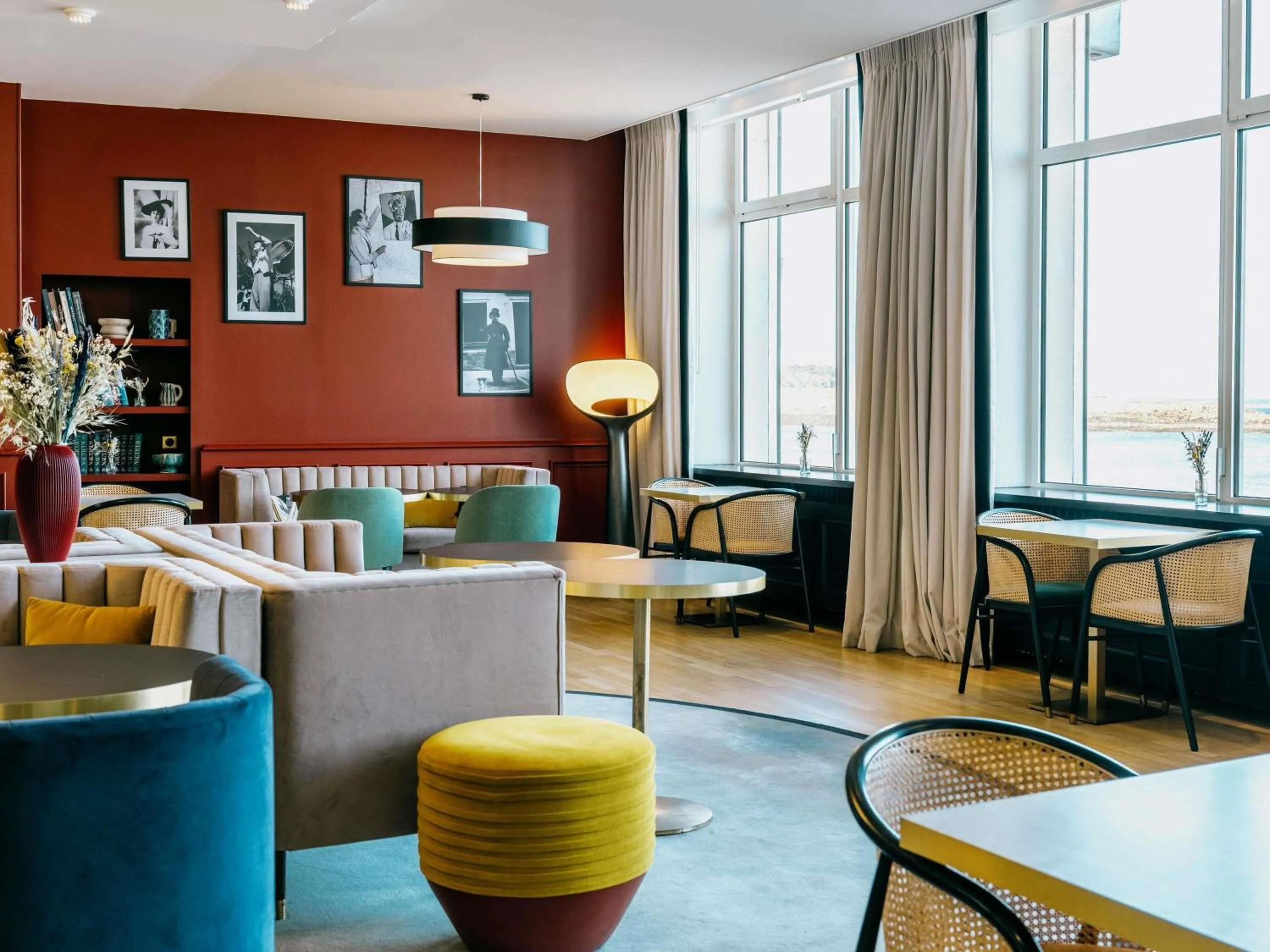 Property building in Hotel Mercure Roscoff Bord De Mer