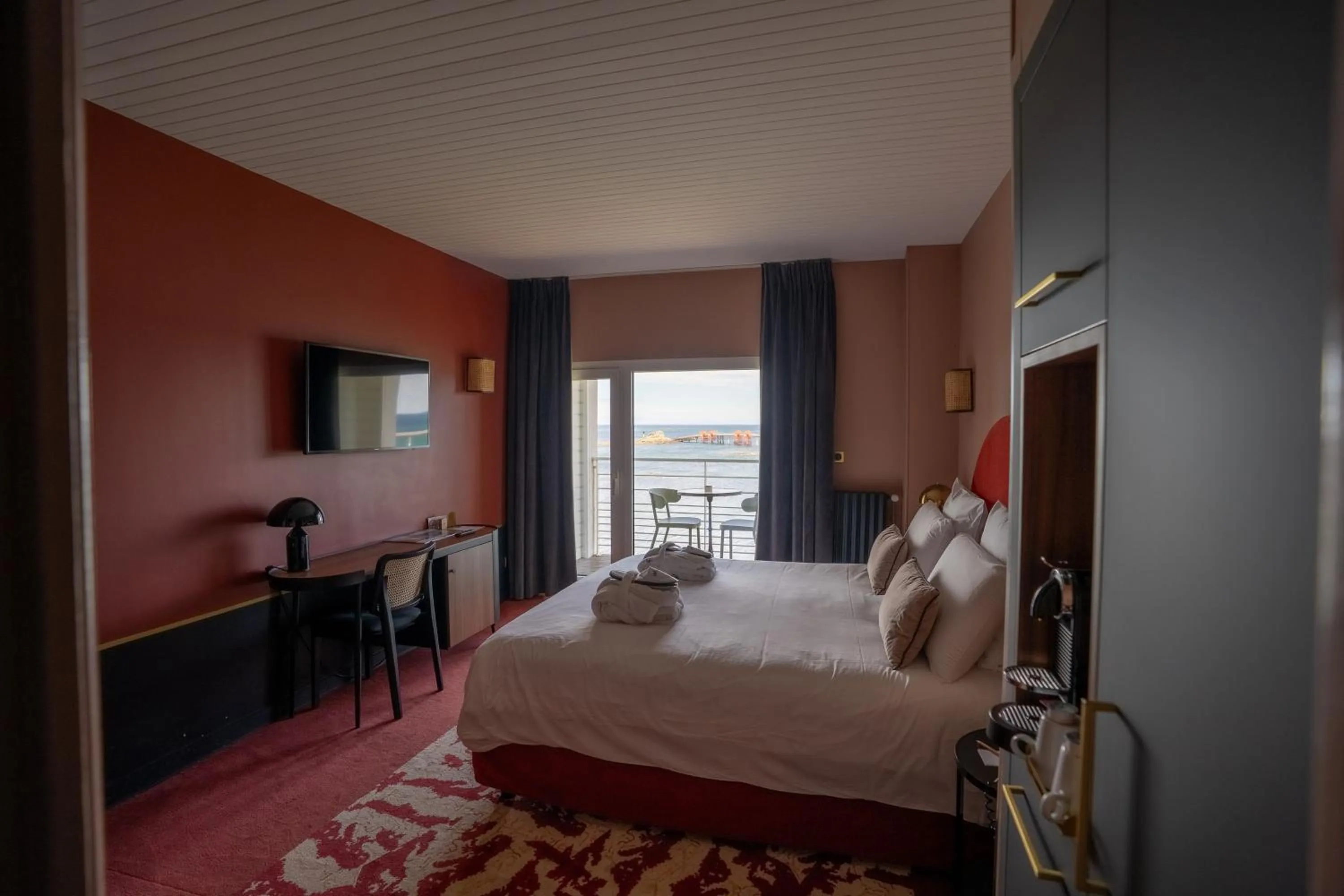 Bed in Hotel Mercure Roscoff Bord De Mer