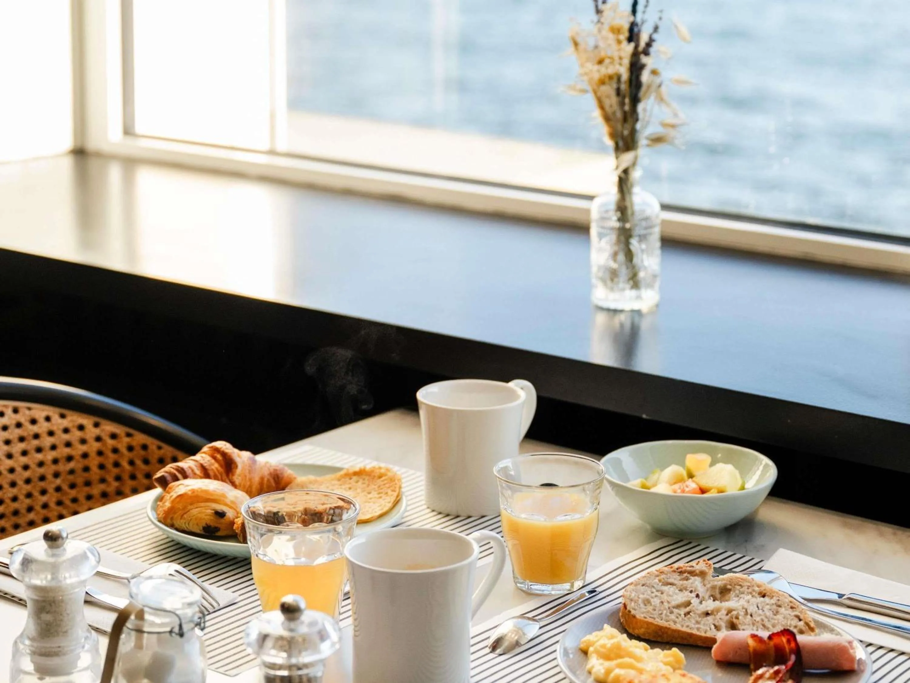 Breakfast in Hotel Mercure Roscoff Bord De Mer