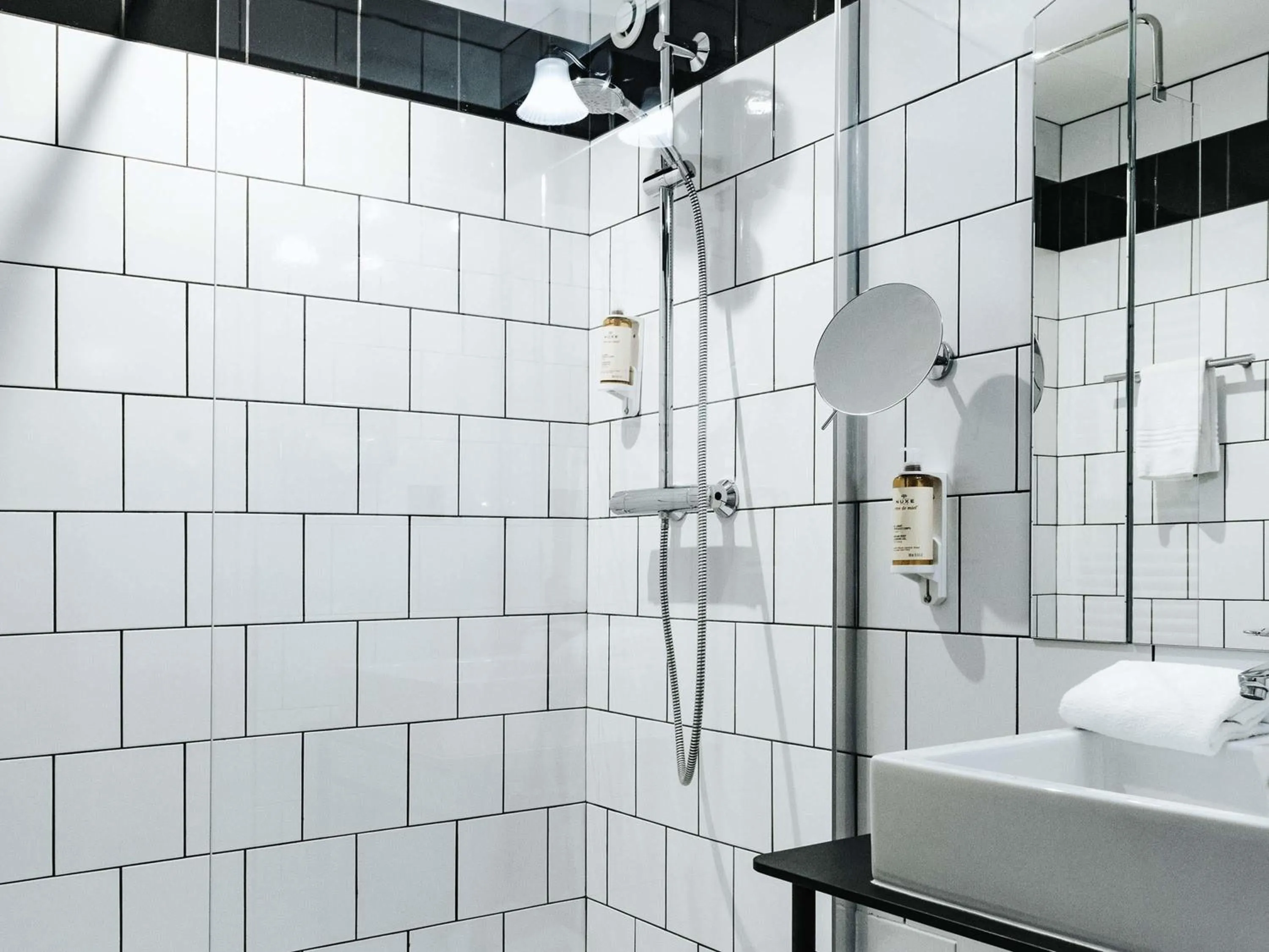 Bedroom in Hotel Mercure Roscoff Bord De Mer