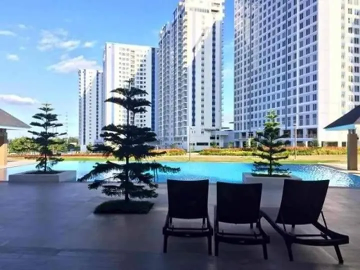 Swimming pool in Tagaytay Wind Residences