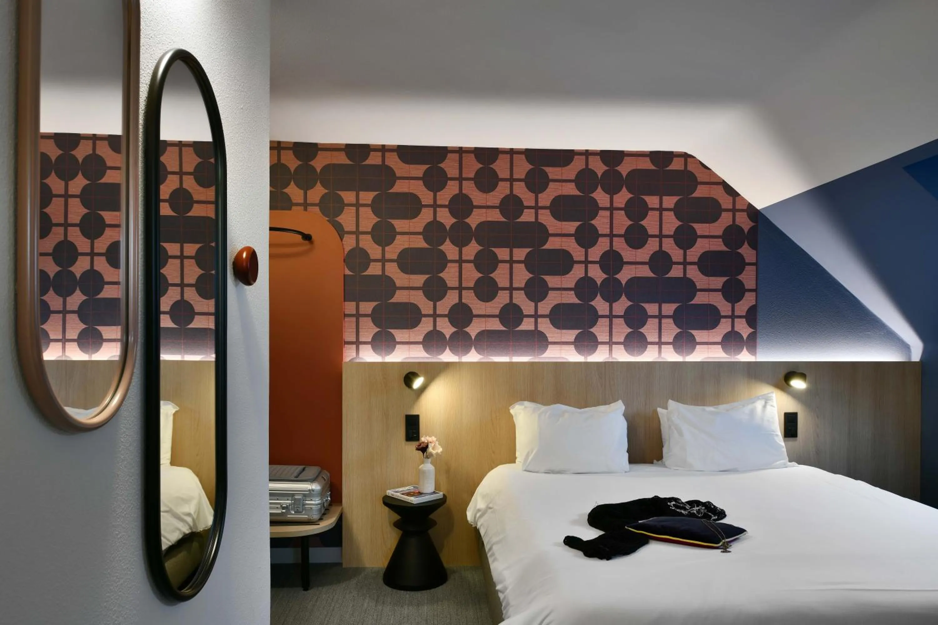 Bed in Ibis Styles Charleroi Airport Aero 44