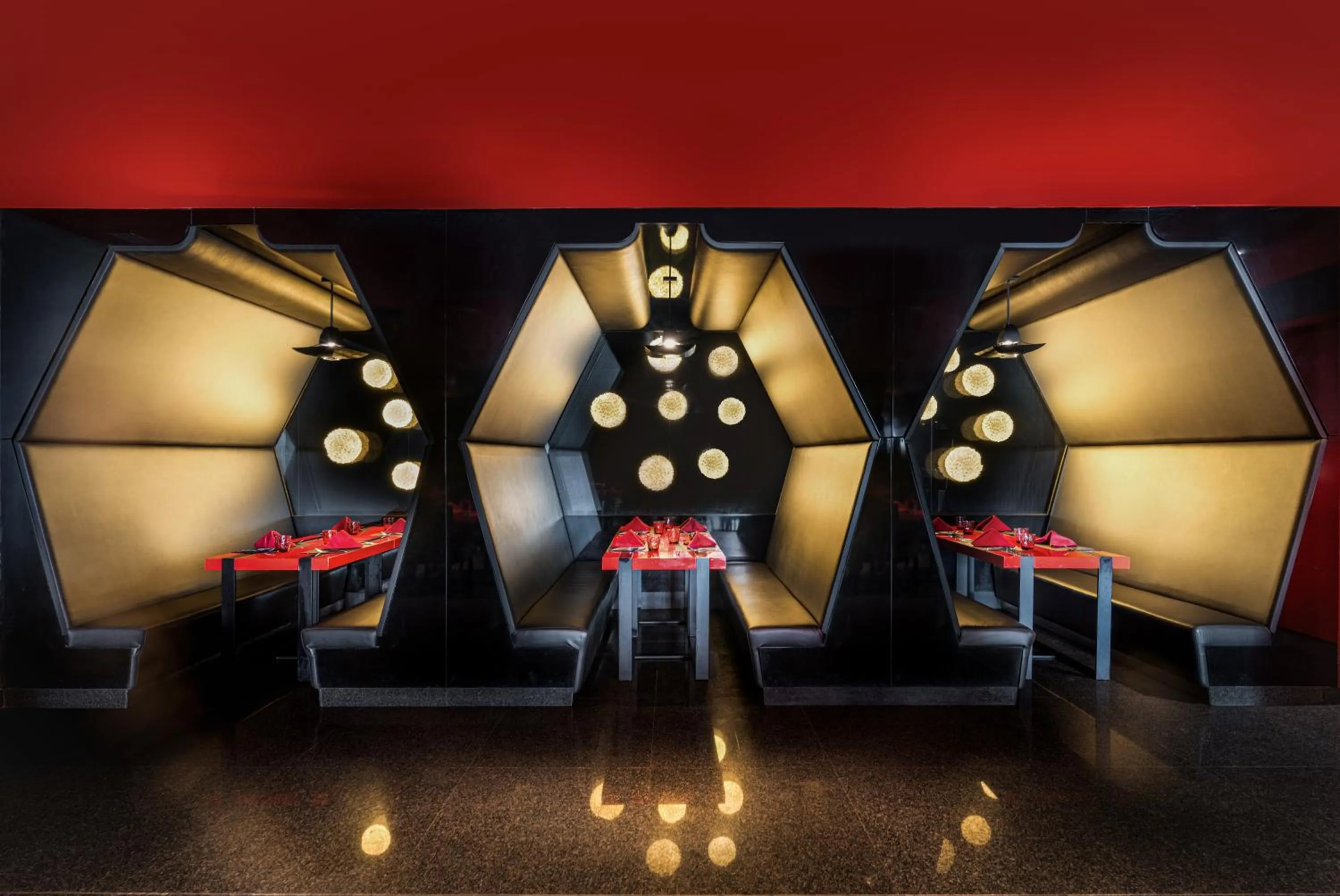 Restaurant/places to eat in NH Collection Colombo