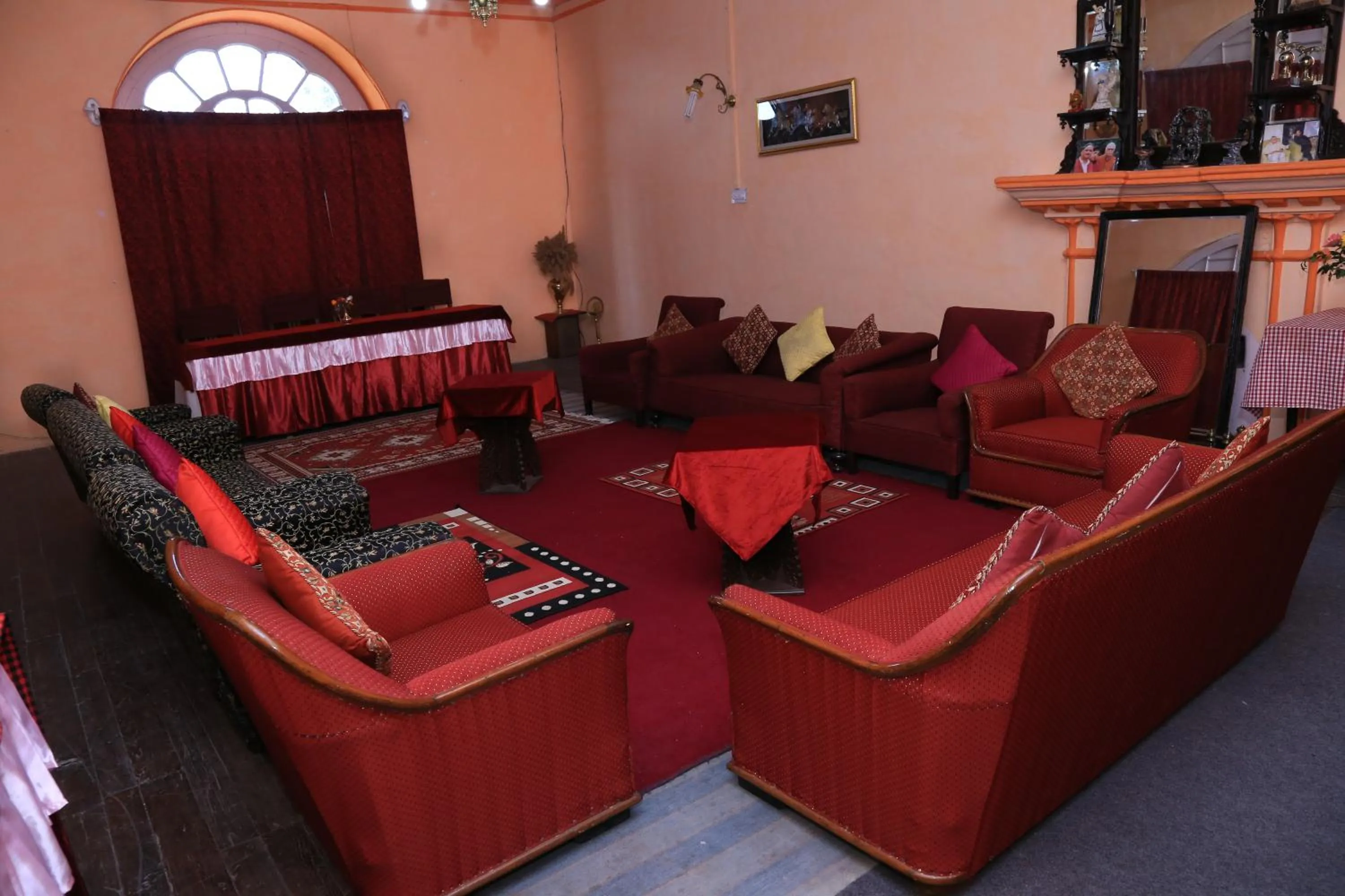 Business facilities in Prince Hotel Mallroad