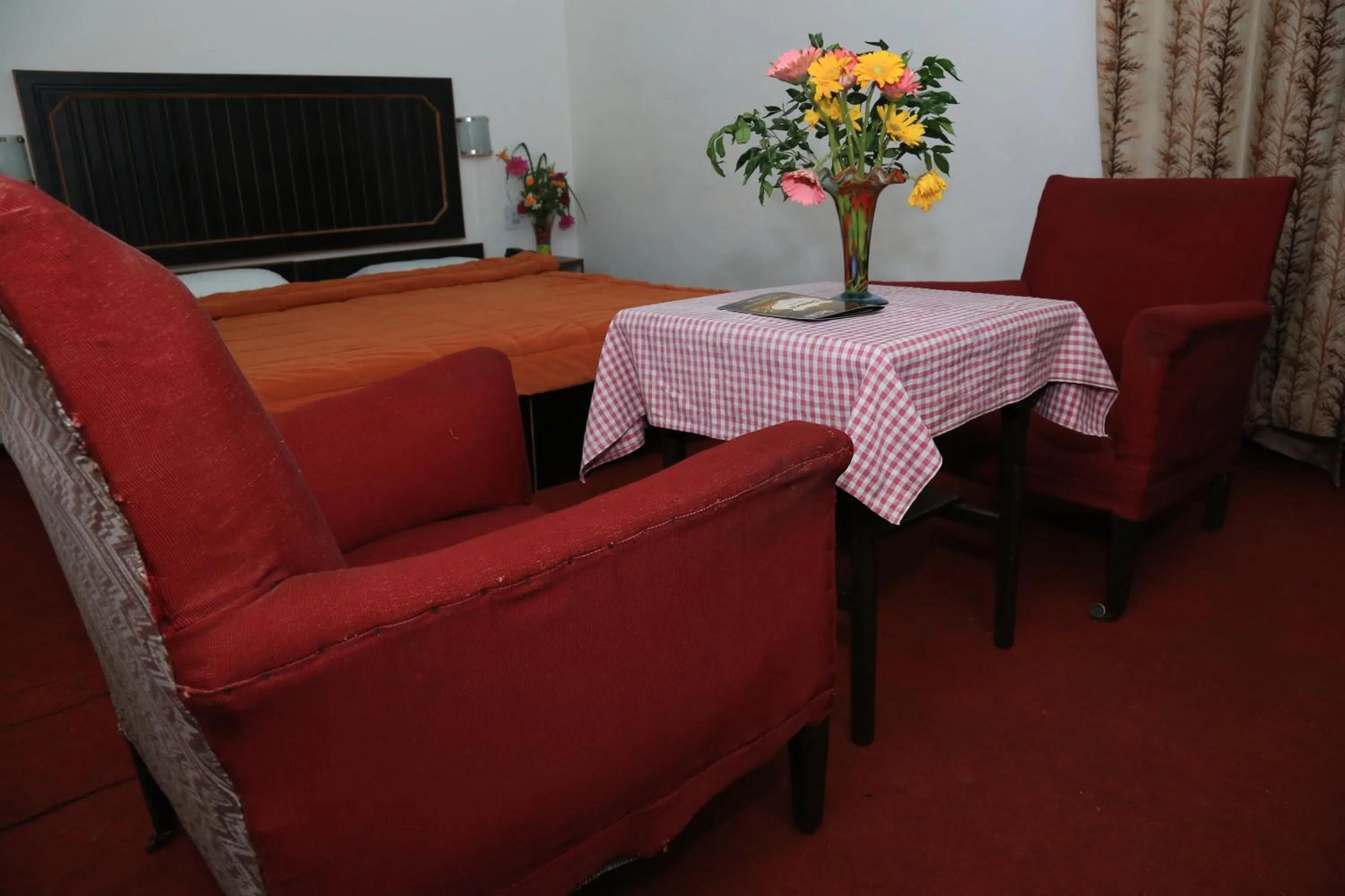 Seating area in Prince Hotel Mallroad