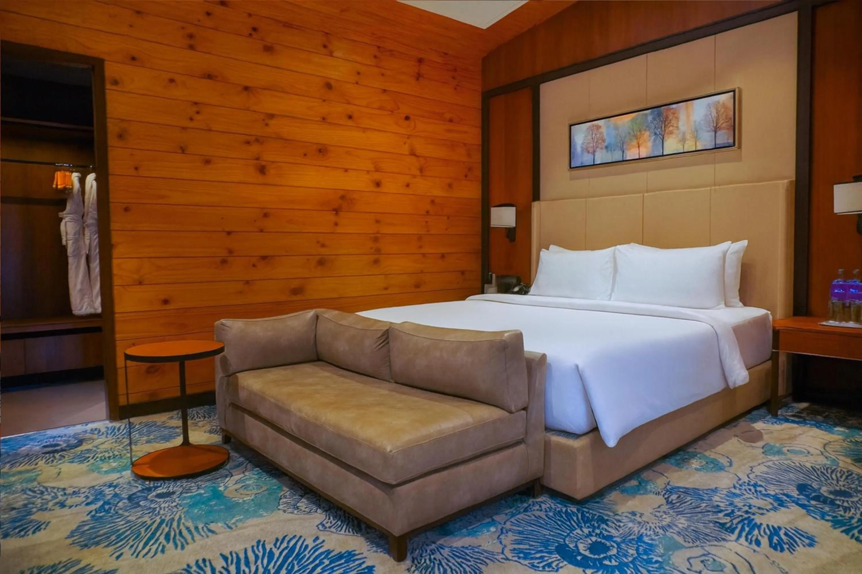 Photo of the whole room, Bed in Radisson Blu Resort Dharamshala