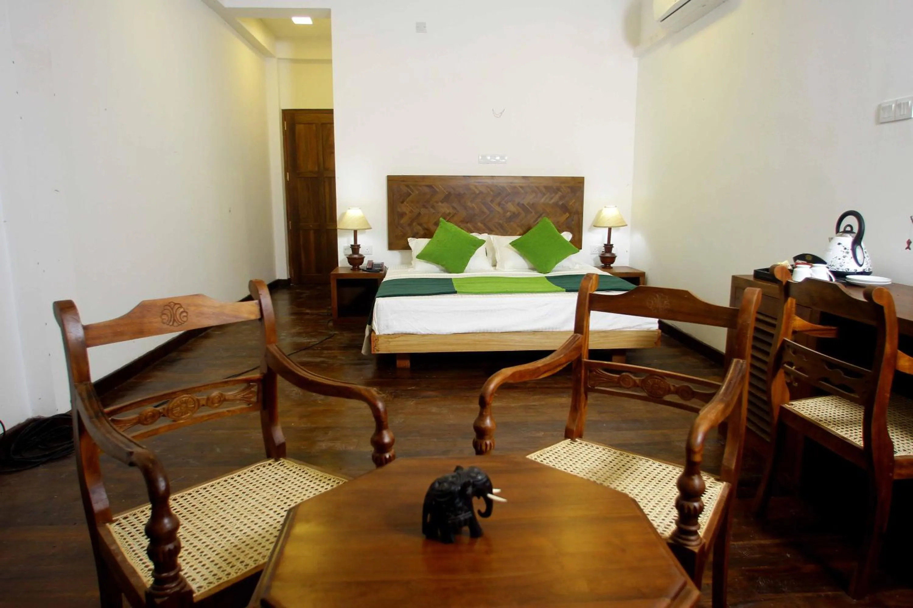Coffee/tea facilities, Bed in Yala Oga Reach Hotel