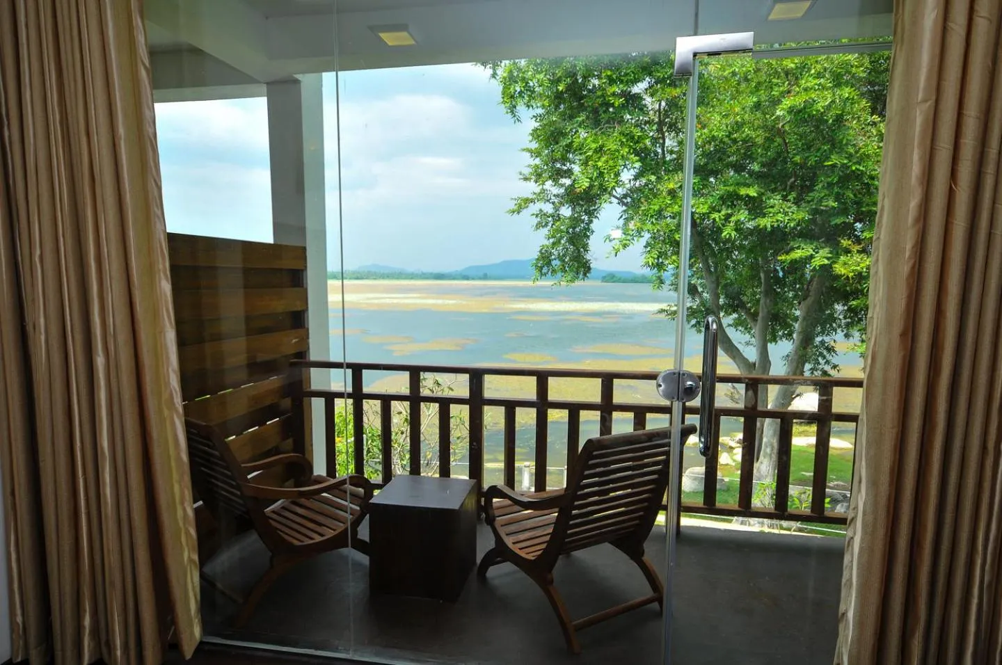 Day in Yala Oga Reach Hotel