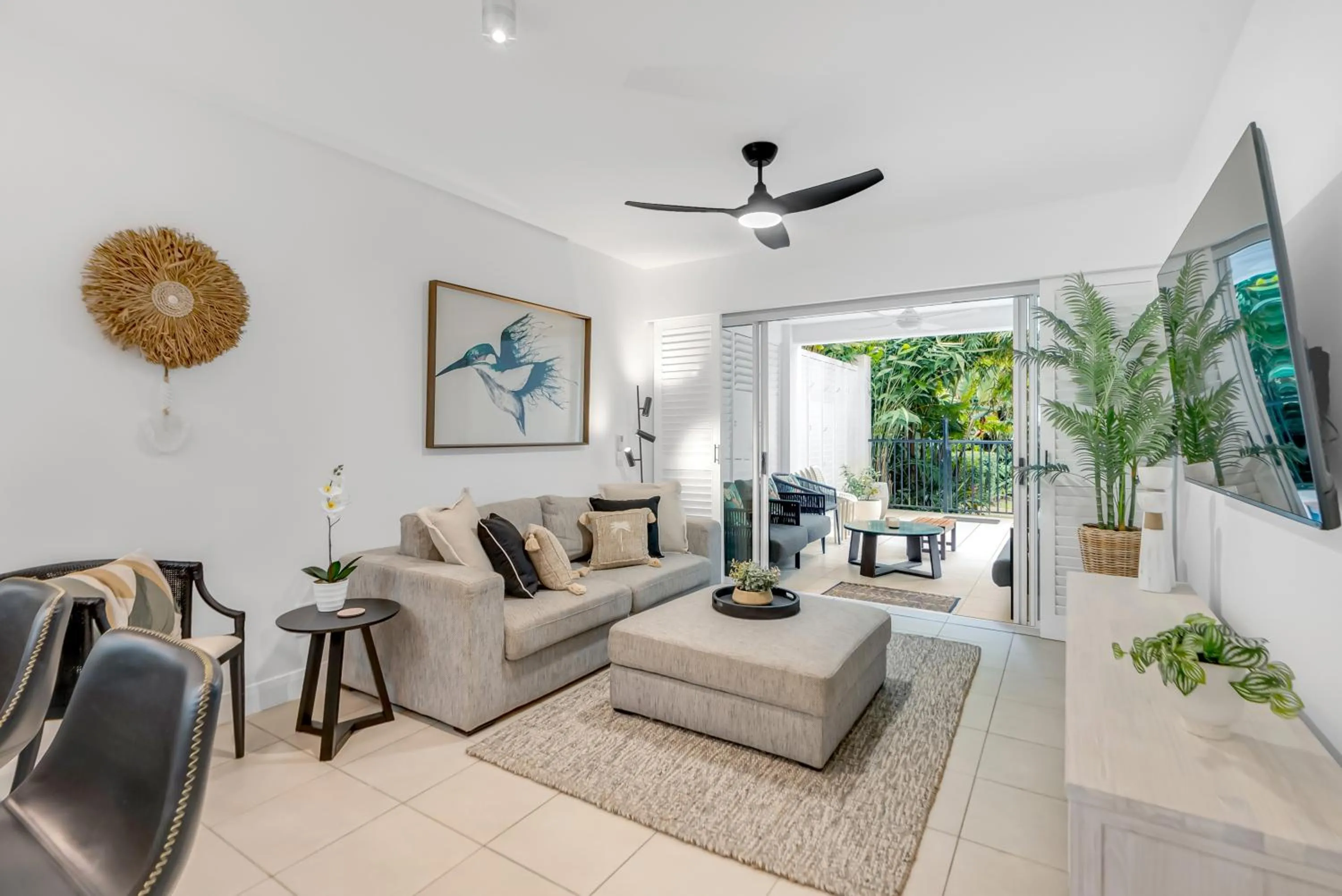 Living room in Elysium Private Apartments at Beach Club & Spa