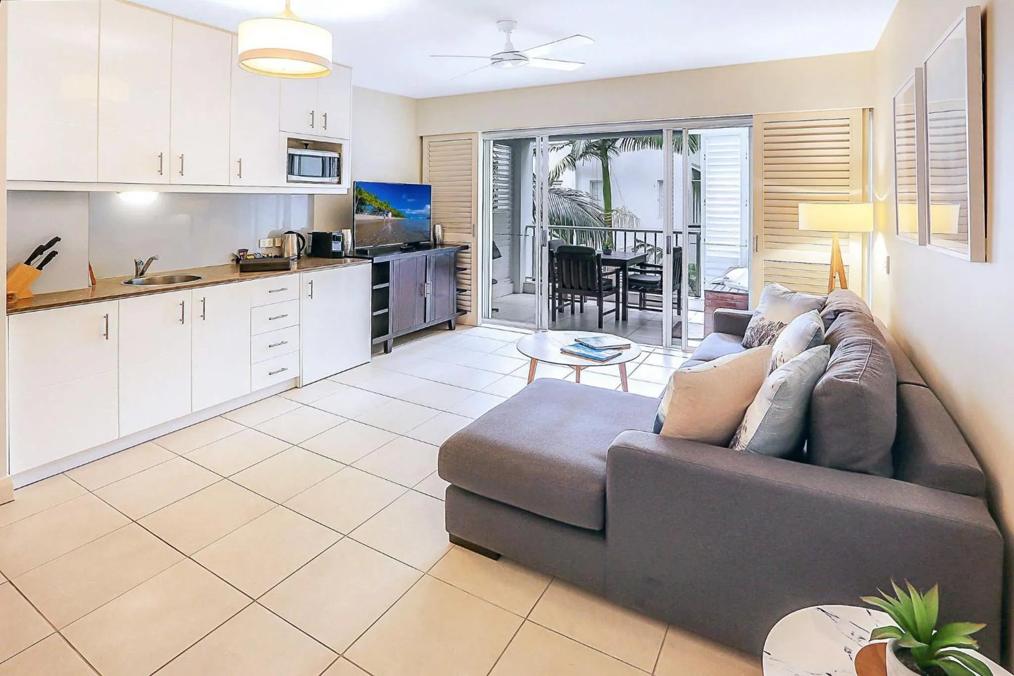 TV and multimedia in Elysium Private Apartments at Beach Club & Spa