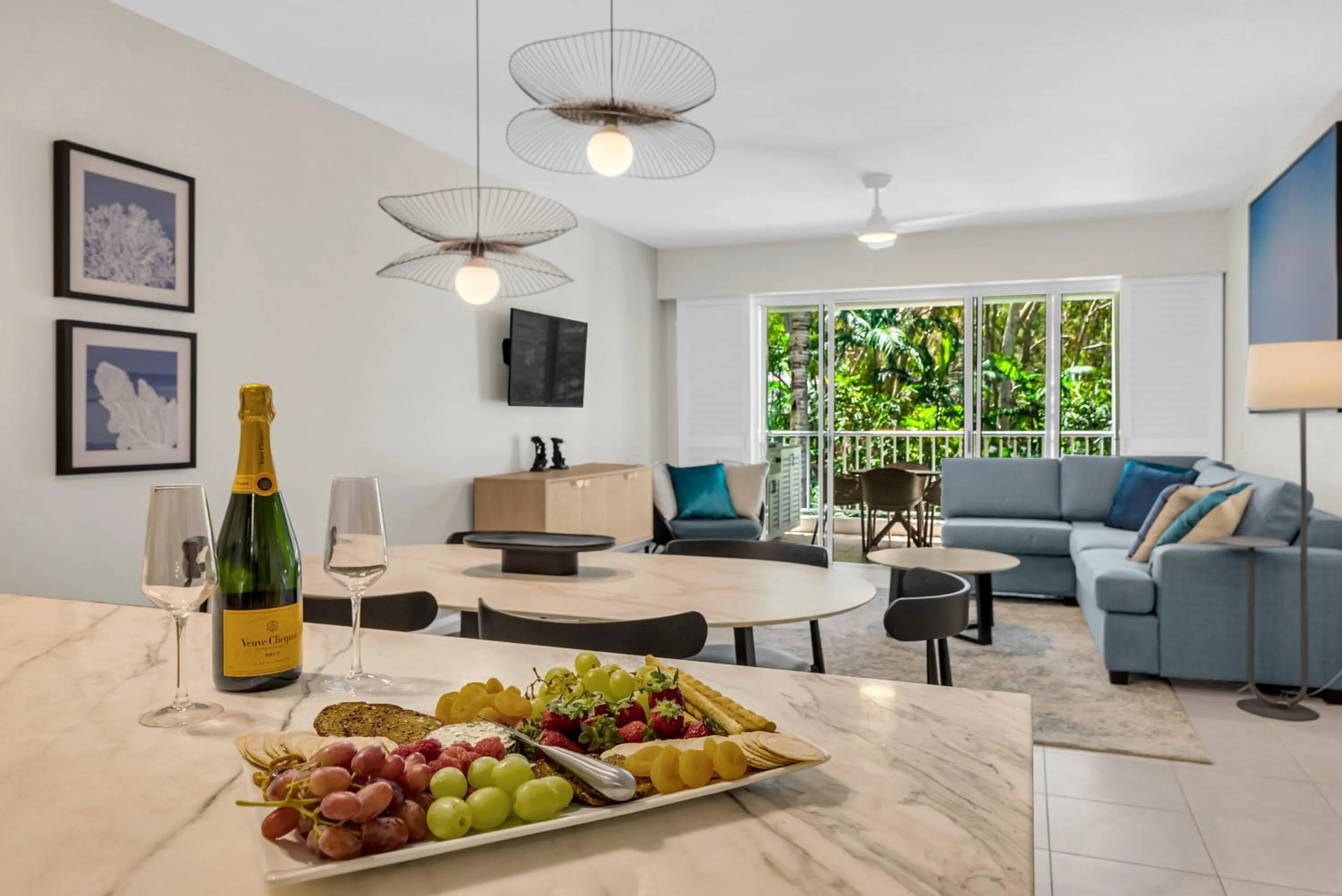 TV and multimedia in Elysium Private Apartments at Beach Club & Spa