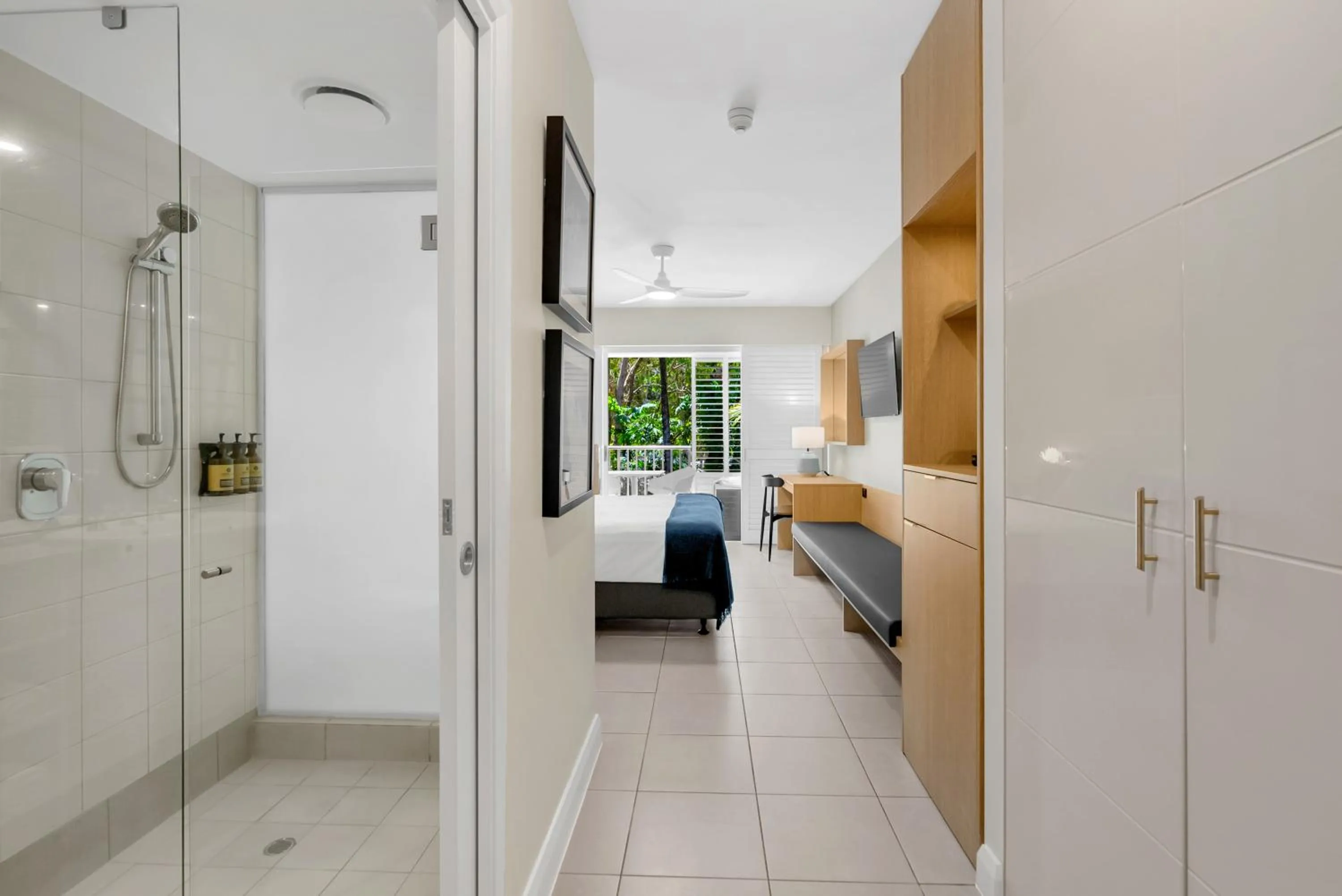 Shower, Bed in Elysium Private Apartments at Beach Club & Spa