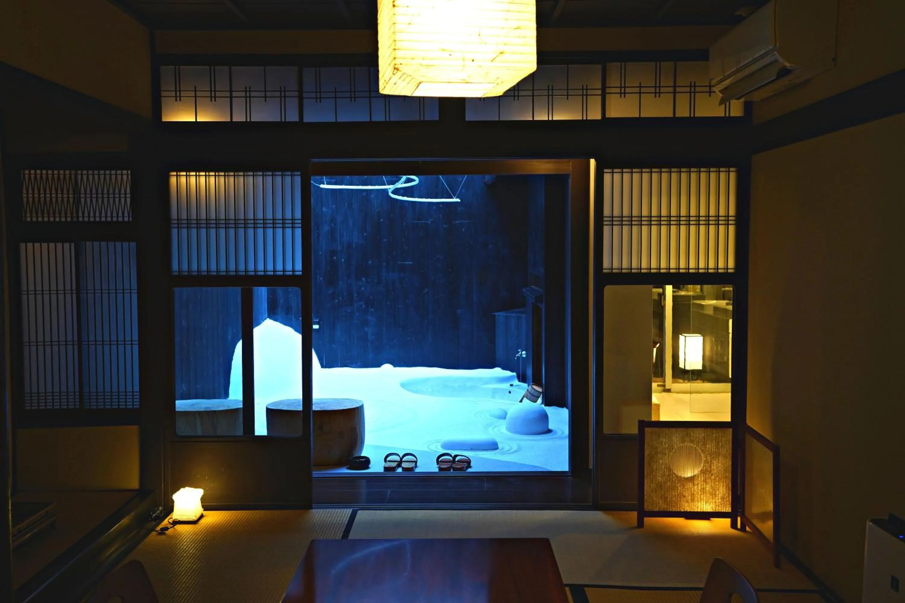 View (from property/room), Bed in Kiraku Kyoto Aneyakoji