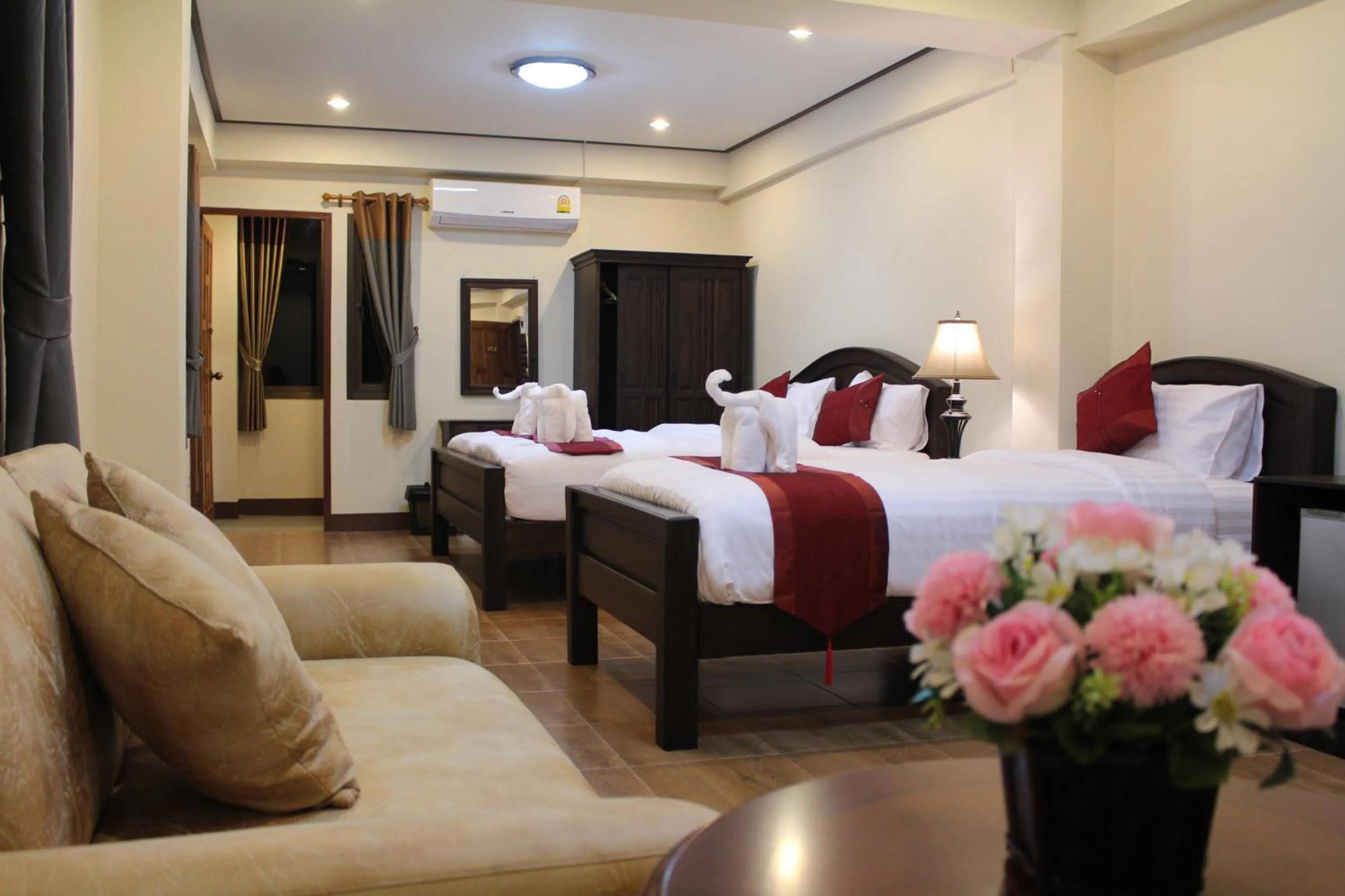 Bedroom, Bed in NanBaanKhun Hotel