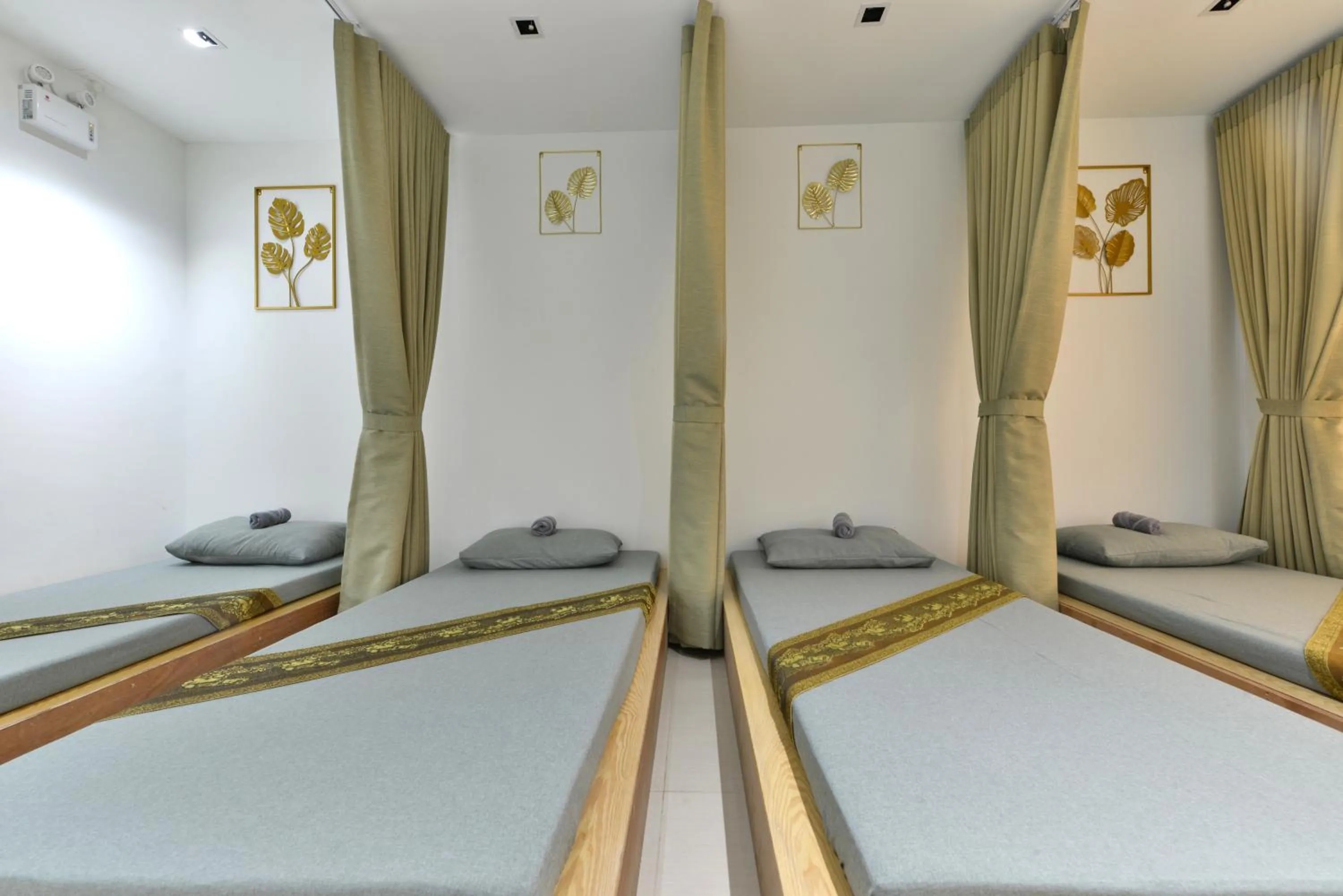 Massage, Bed in The Grass Serviced Suites