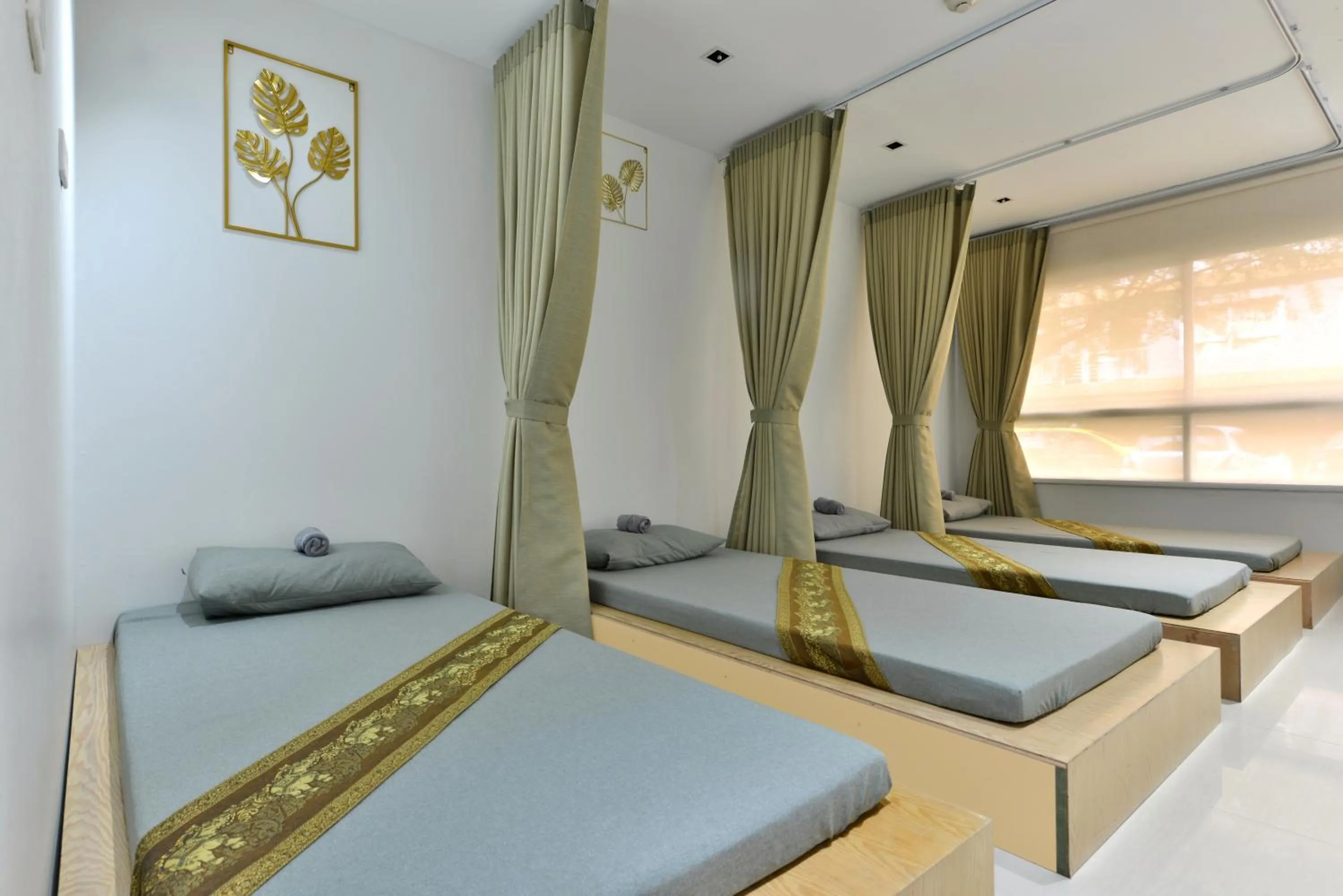 Massage, Bed in The Grass Serviced Suites