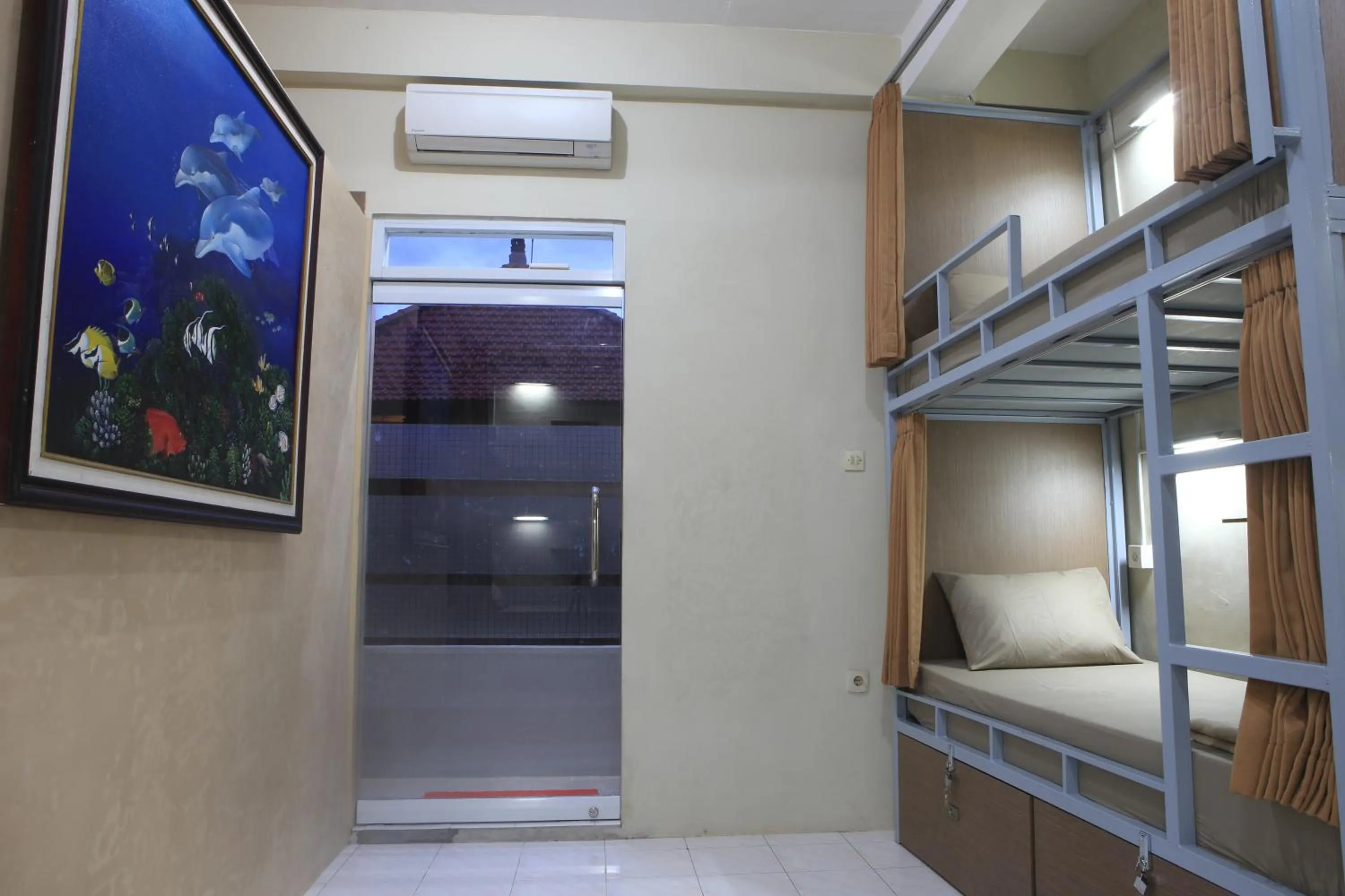 bunk bed in Aru House Ubud