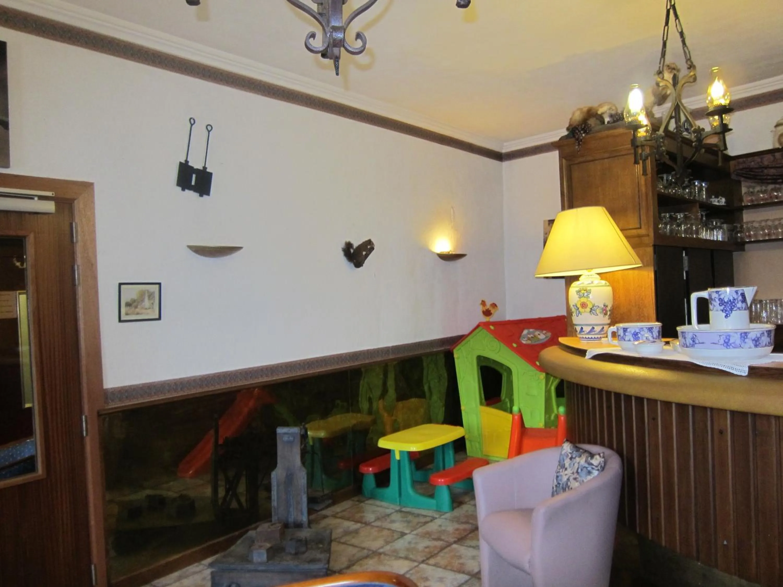 Children play ground in Auberge d'Alsace Hotel de France