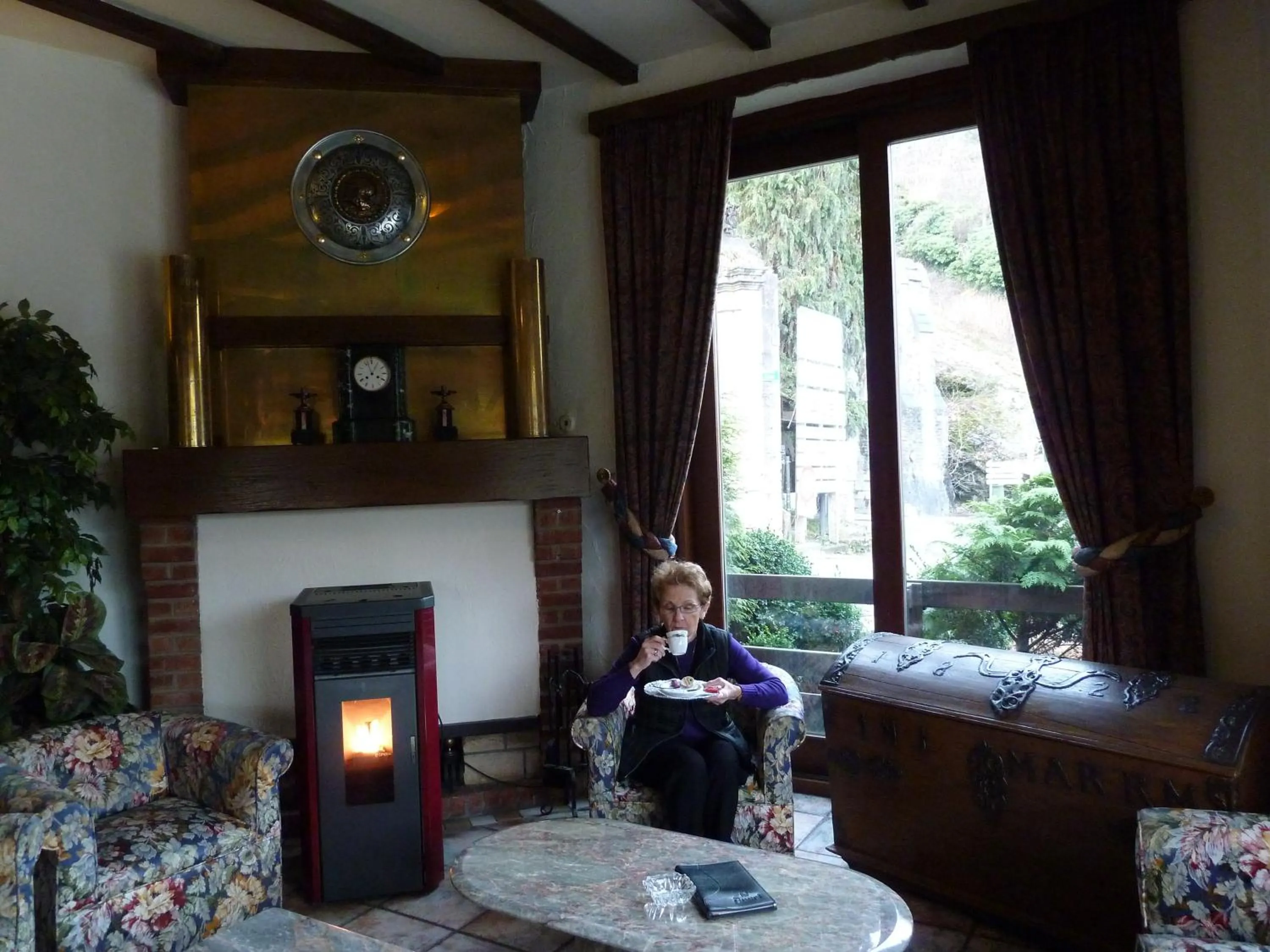 Lounge or bar in Auberge d'Alsace Hotel de France