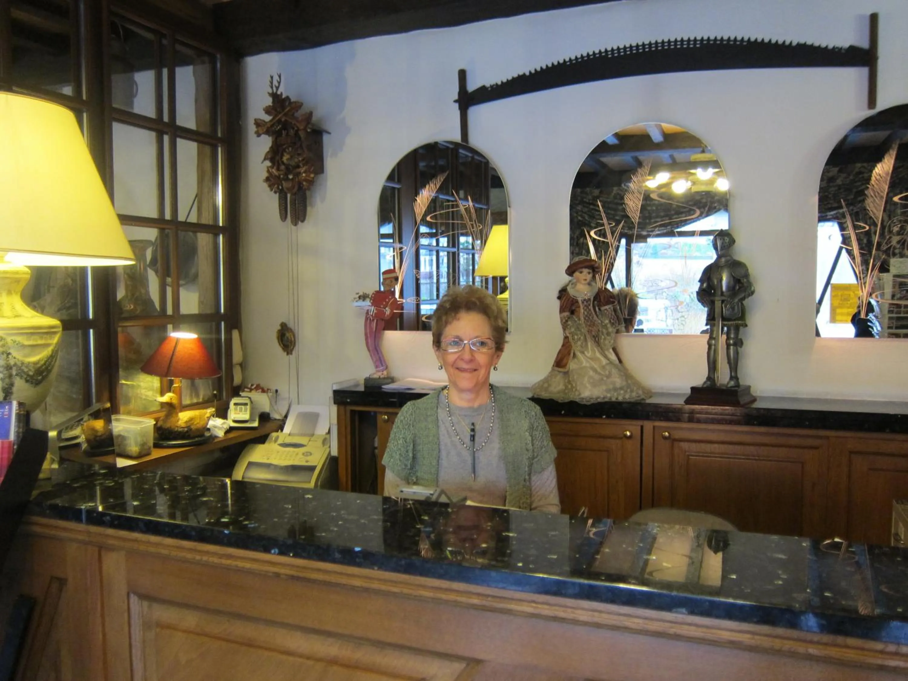 People in Auberge d'Alsace Hotel de France