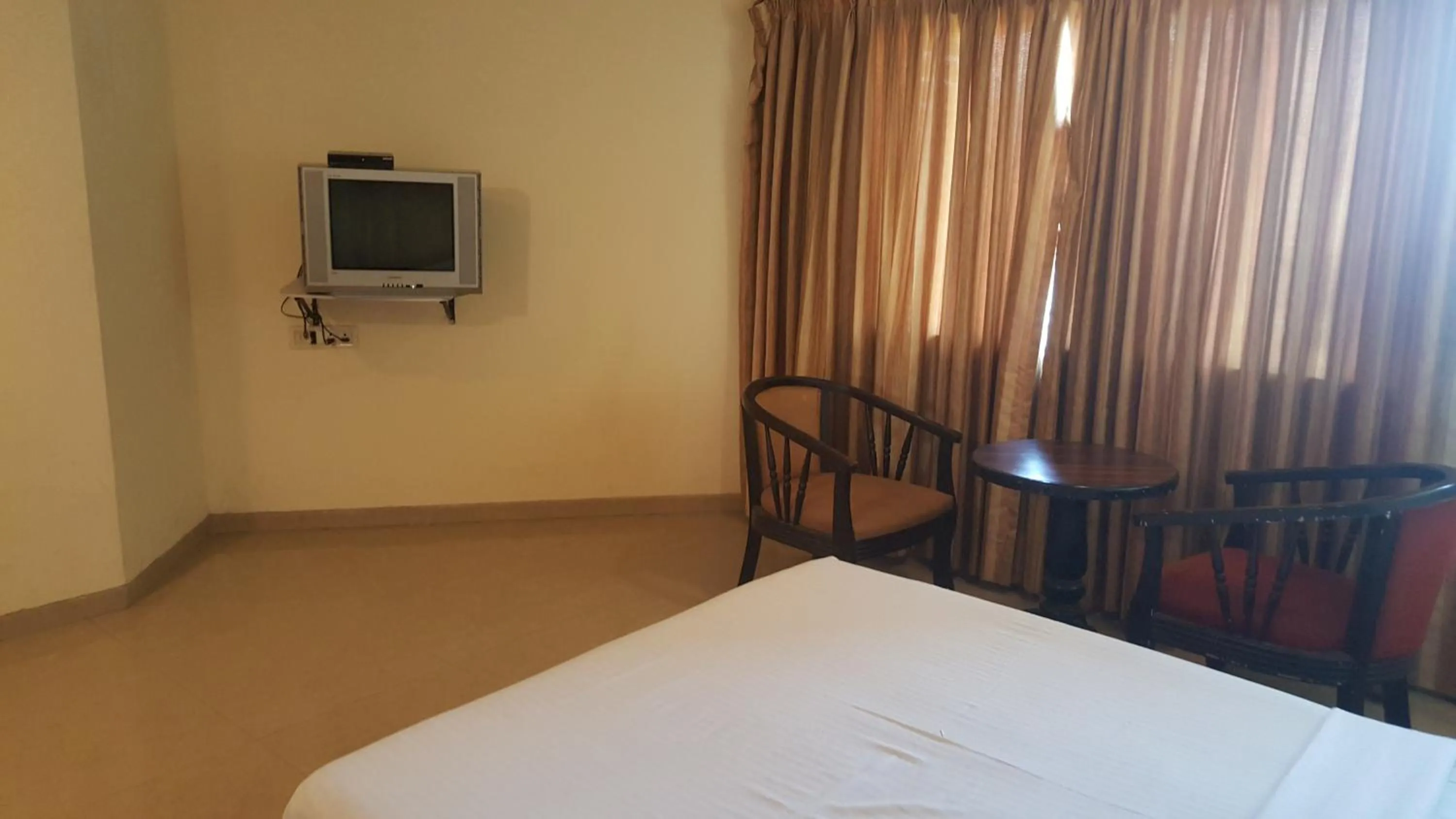 Photo of the whole room, Bed in Privilege Inn