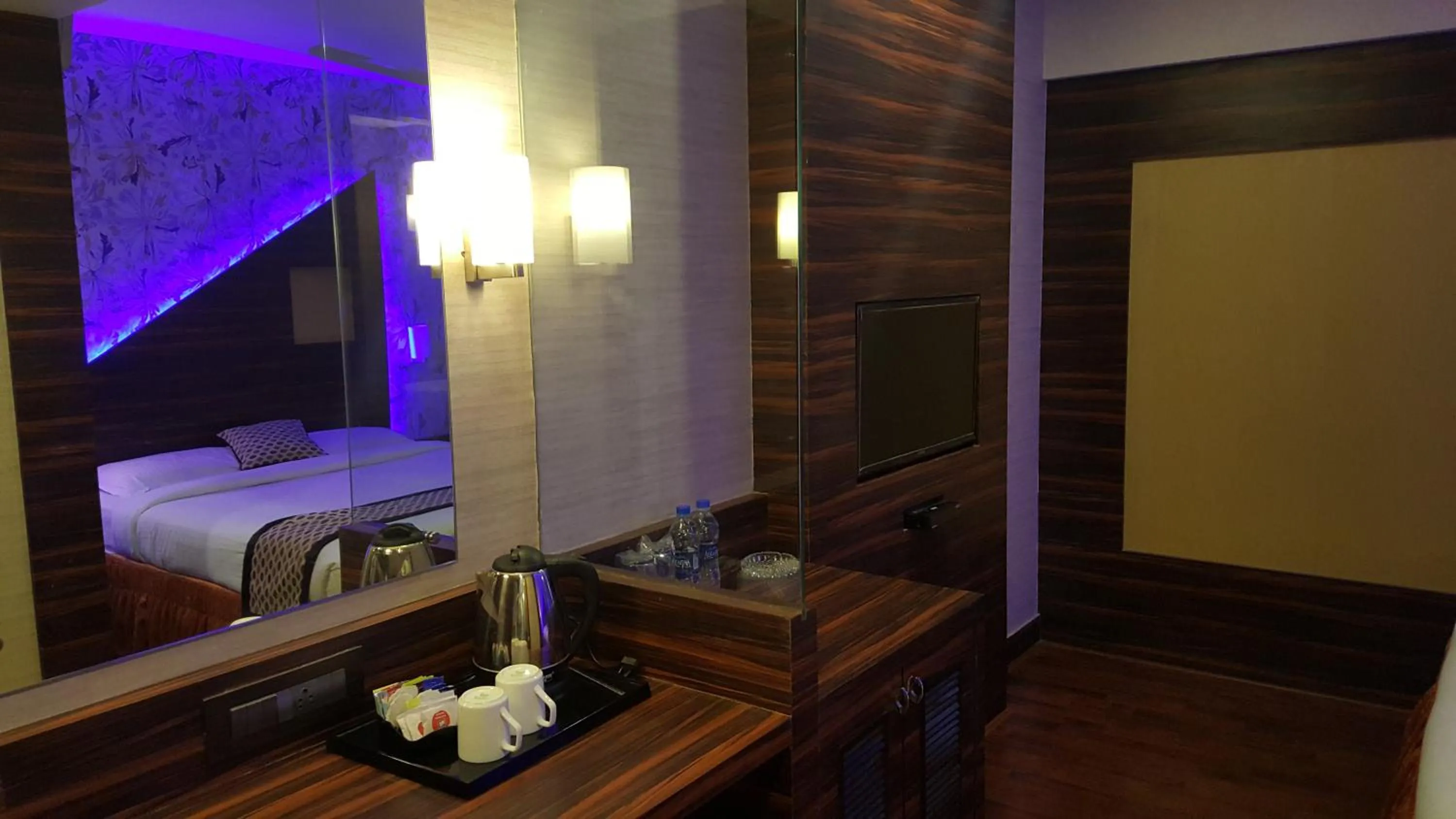 Photo of the whole room, Bed in Privilege Inn