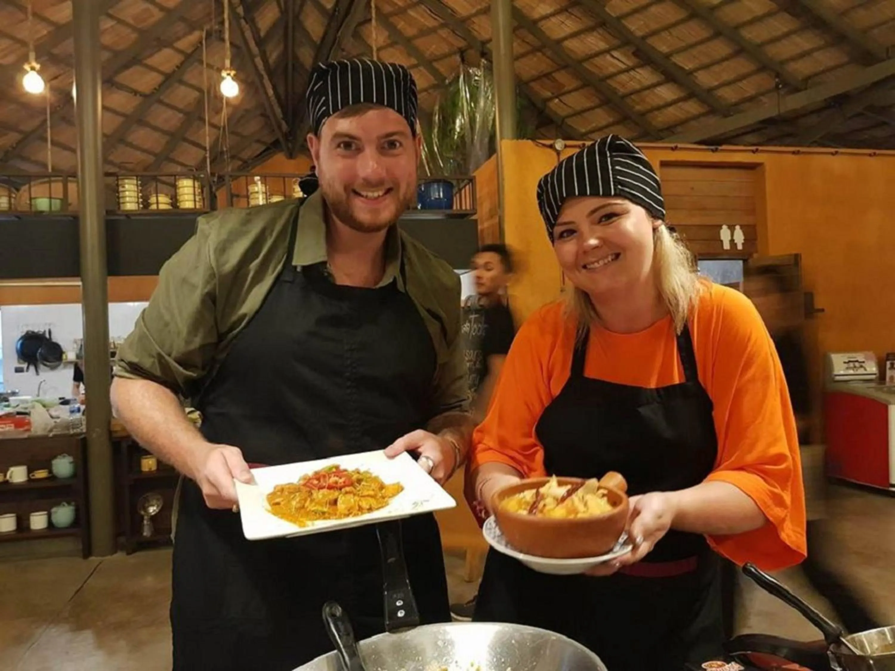 Meals in The Mud - Eco Hotel