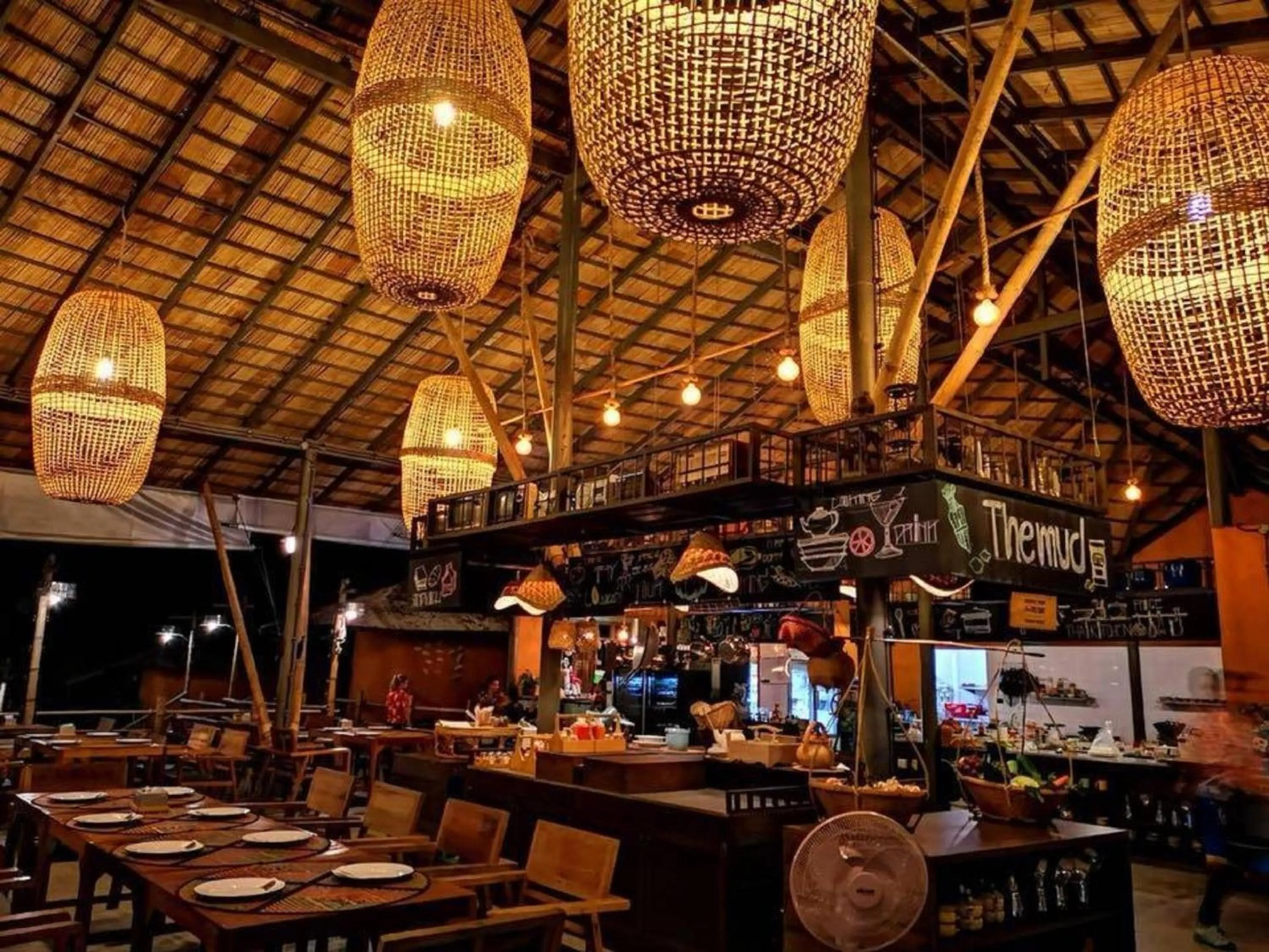 Restaurant/places to eat in The Mud - Eco Hotel