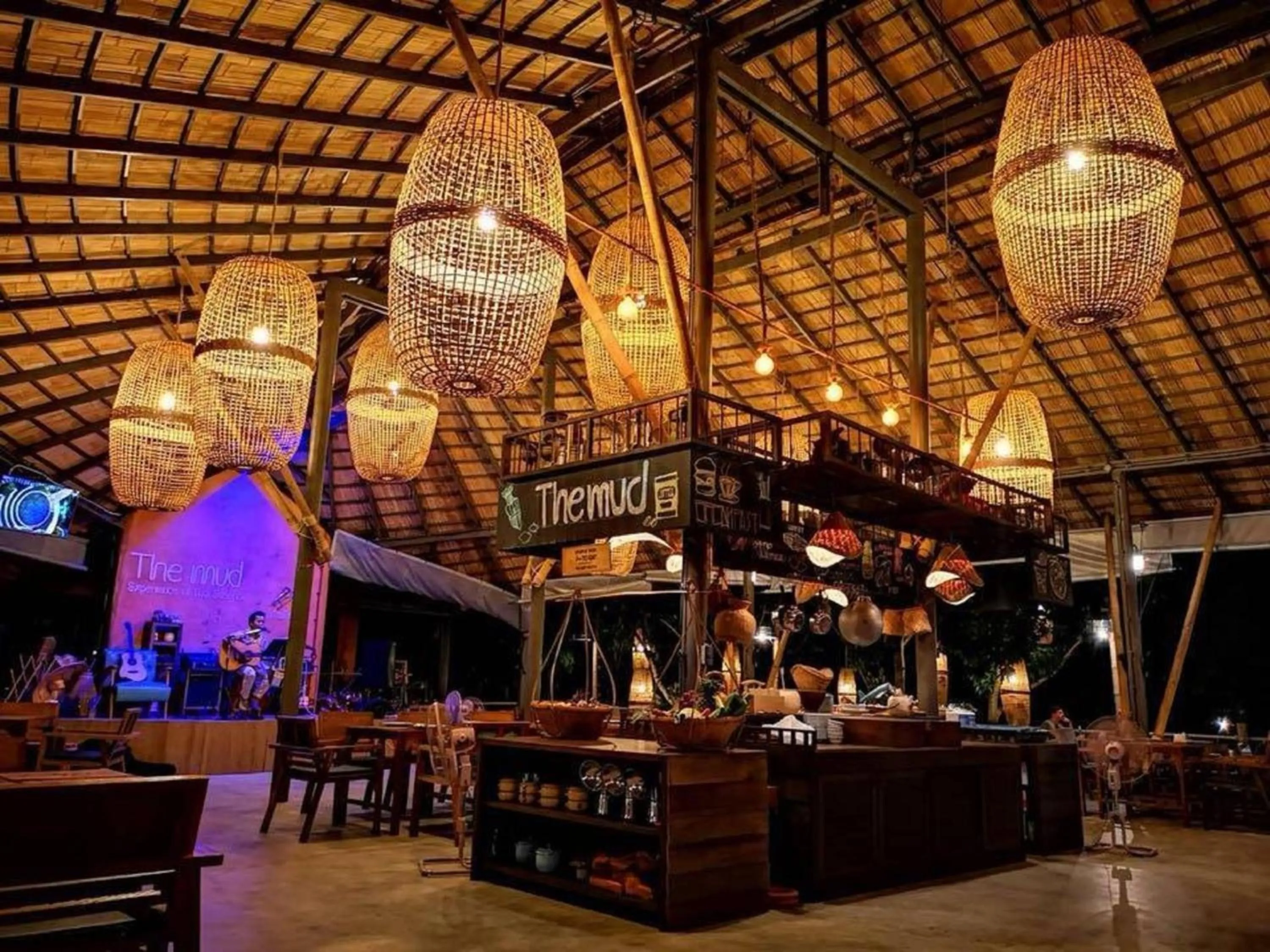 Restaurant/places to eat in The Mud - Eco Hotel