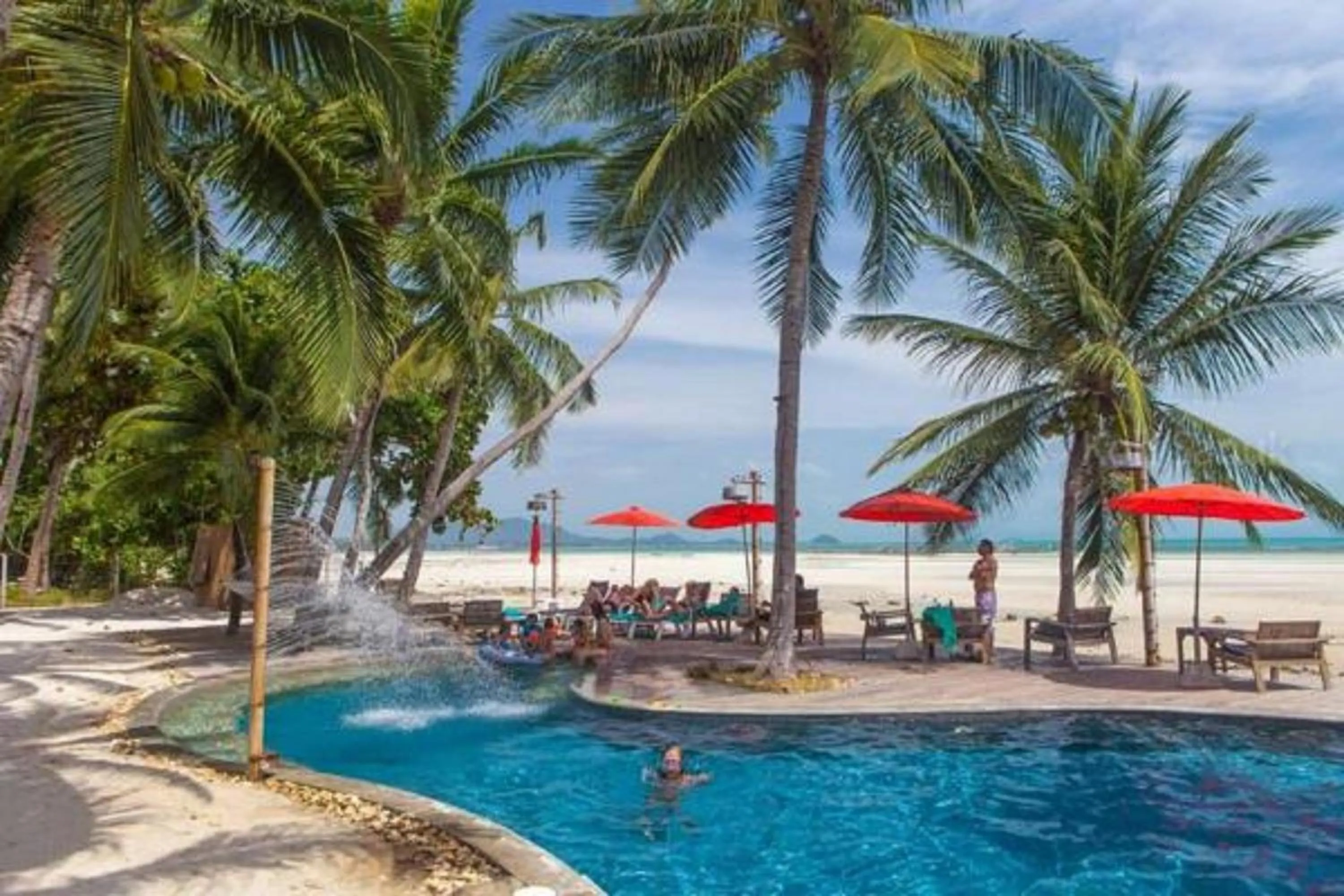 Swimming pool in The Mud - Eco Hotel