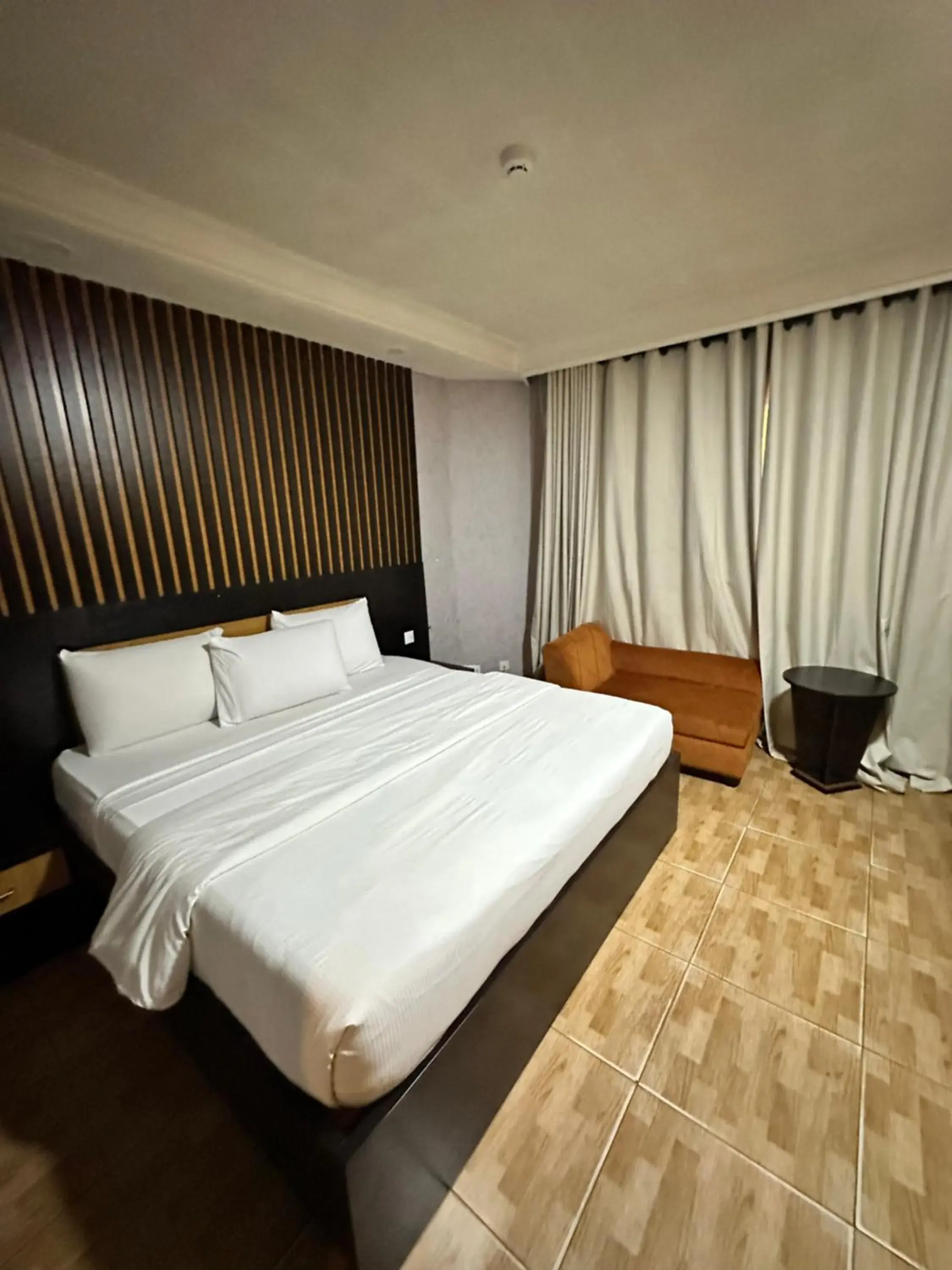 King/Queen Deluxe Room in Msquare Hotel GRA King/Queen Deluxe Room in Msquare Hotel GRA