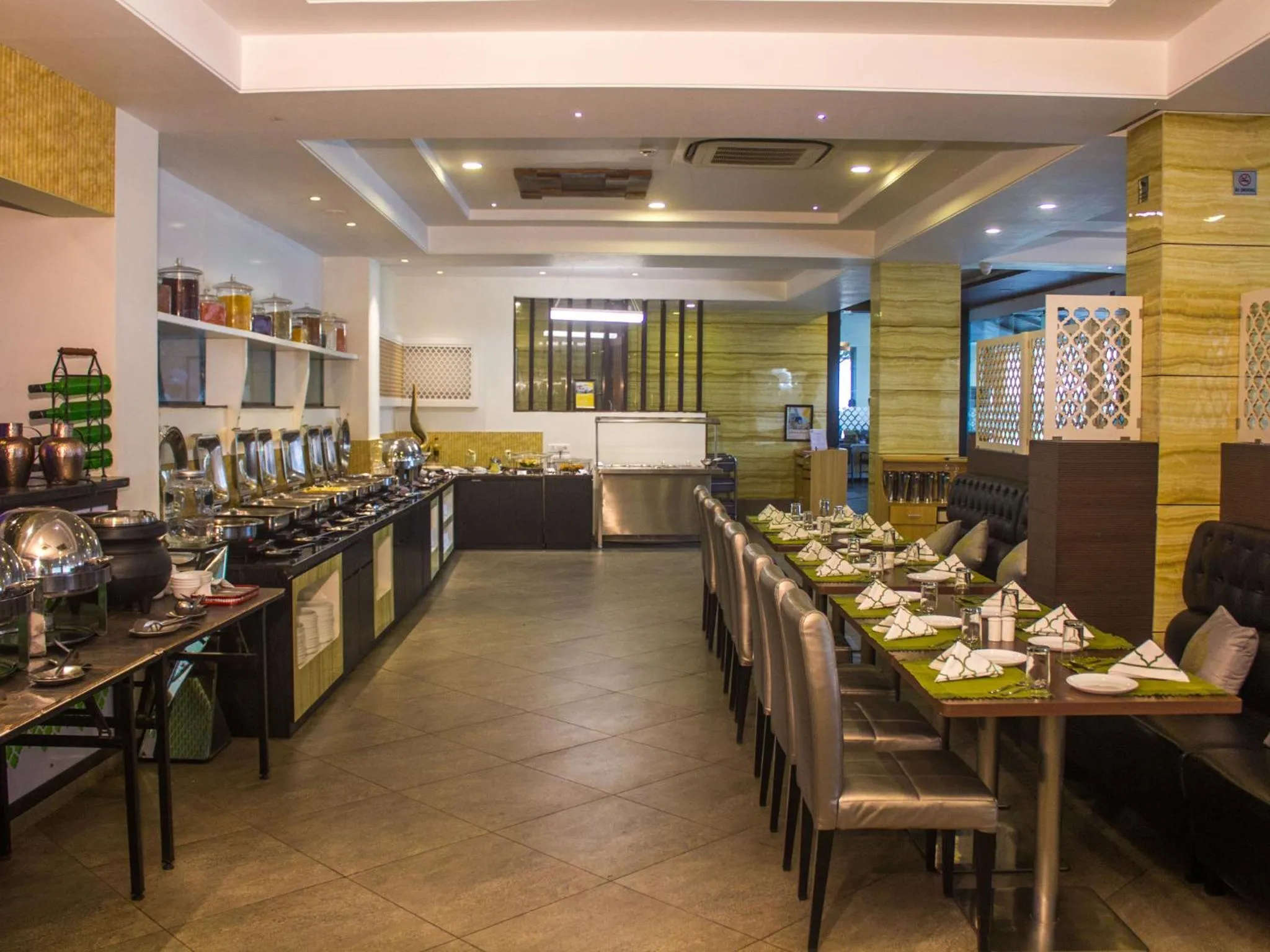 Restaurant/places to eat in Club Mahindra Hatgad