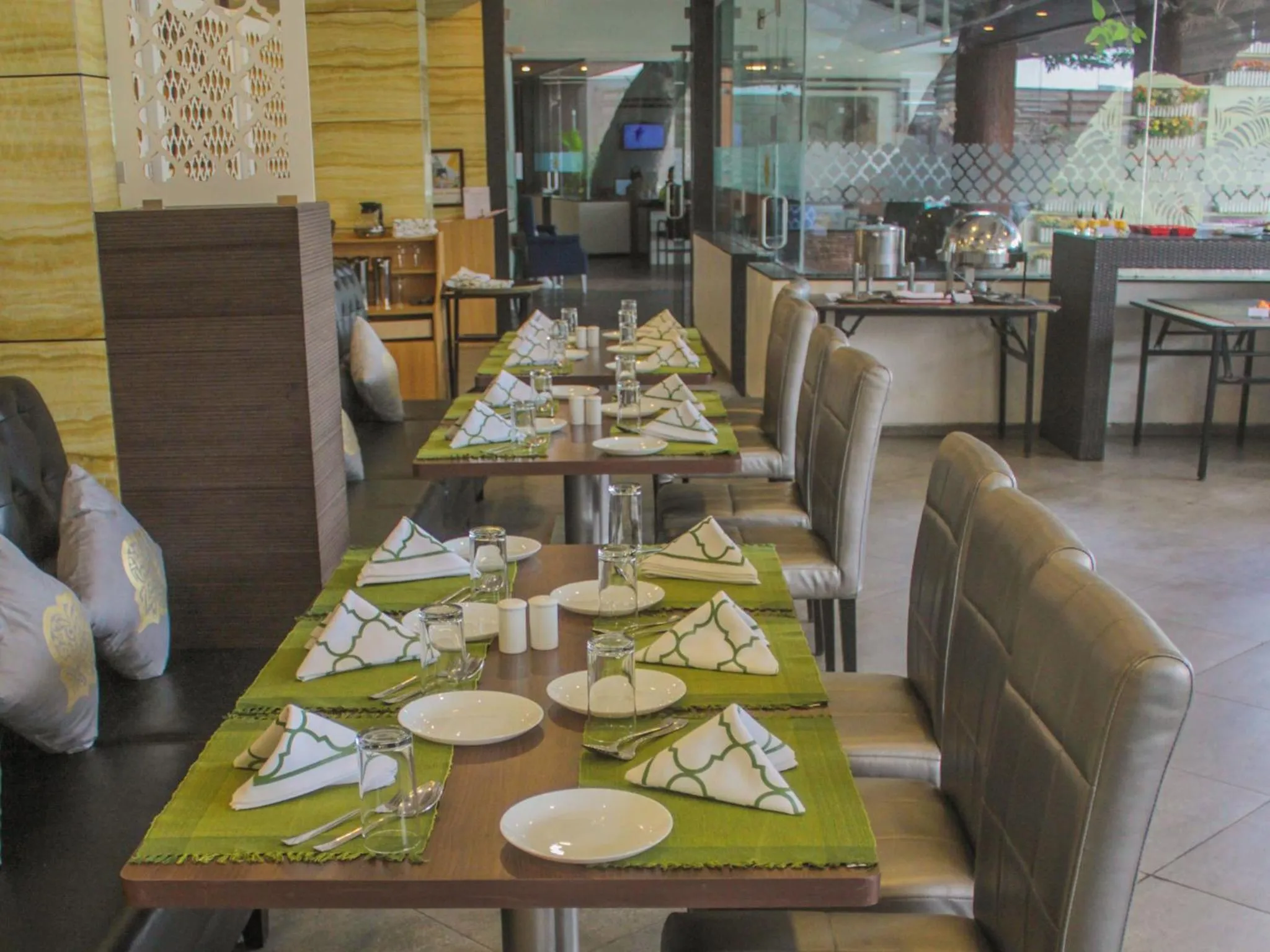 Restaurant/places to eat in Club Mahindra Hatgad