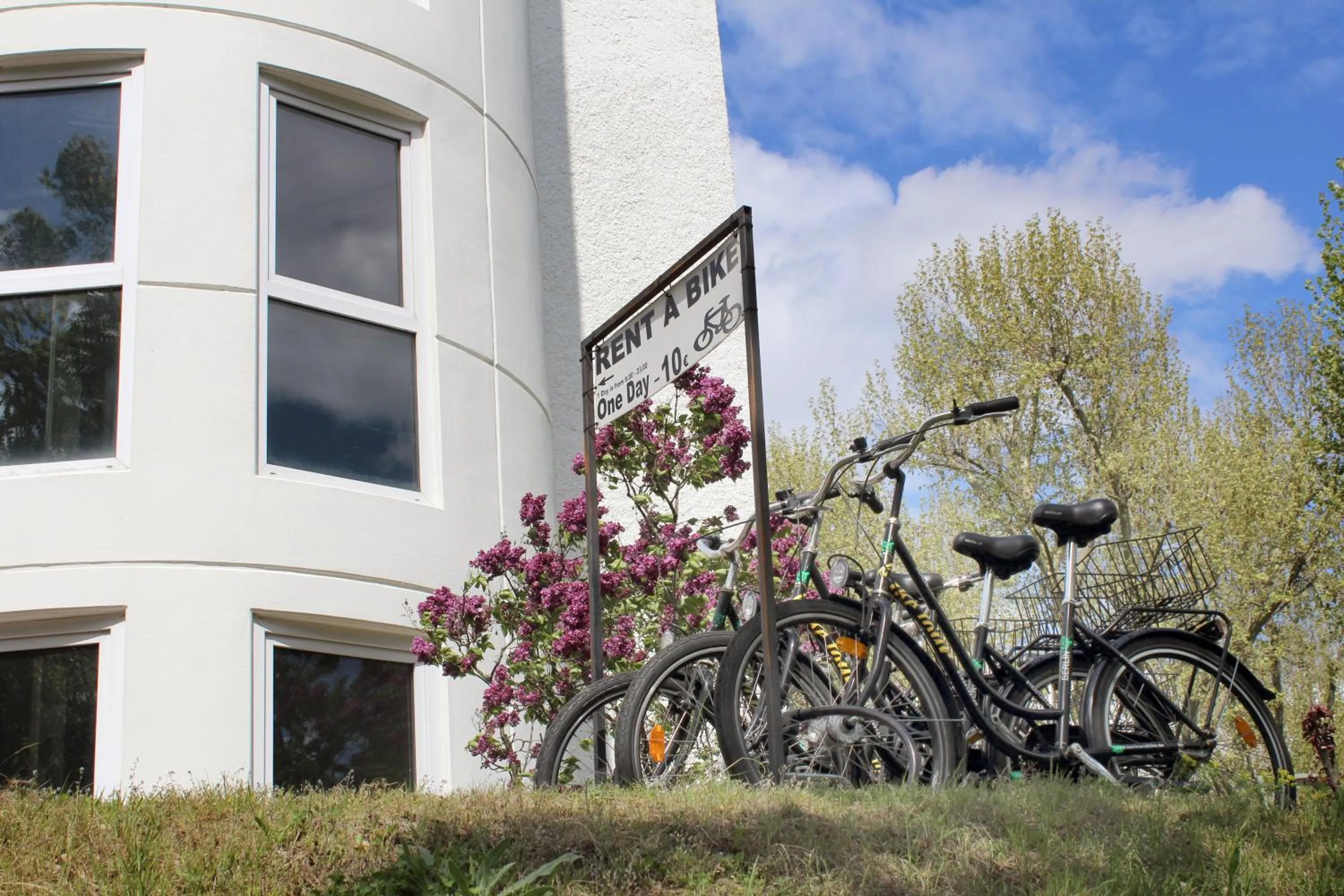 Facade/entrance in enjoy hostel Berlin City West