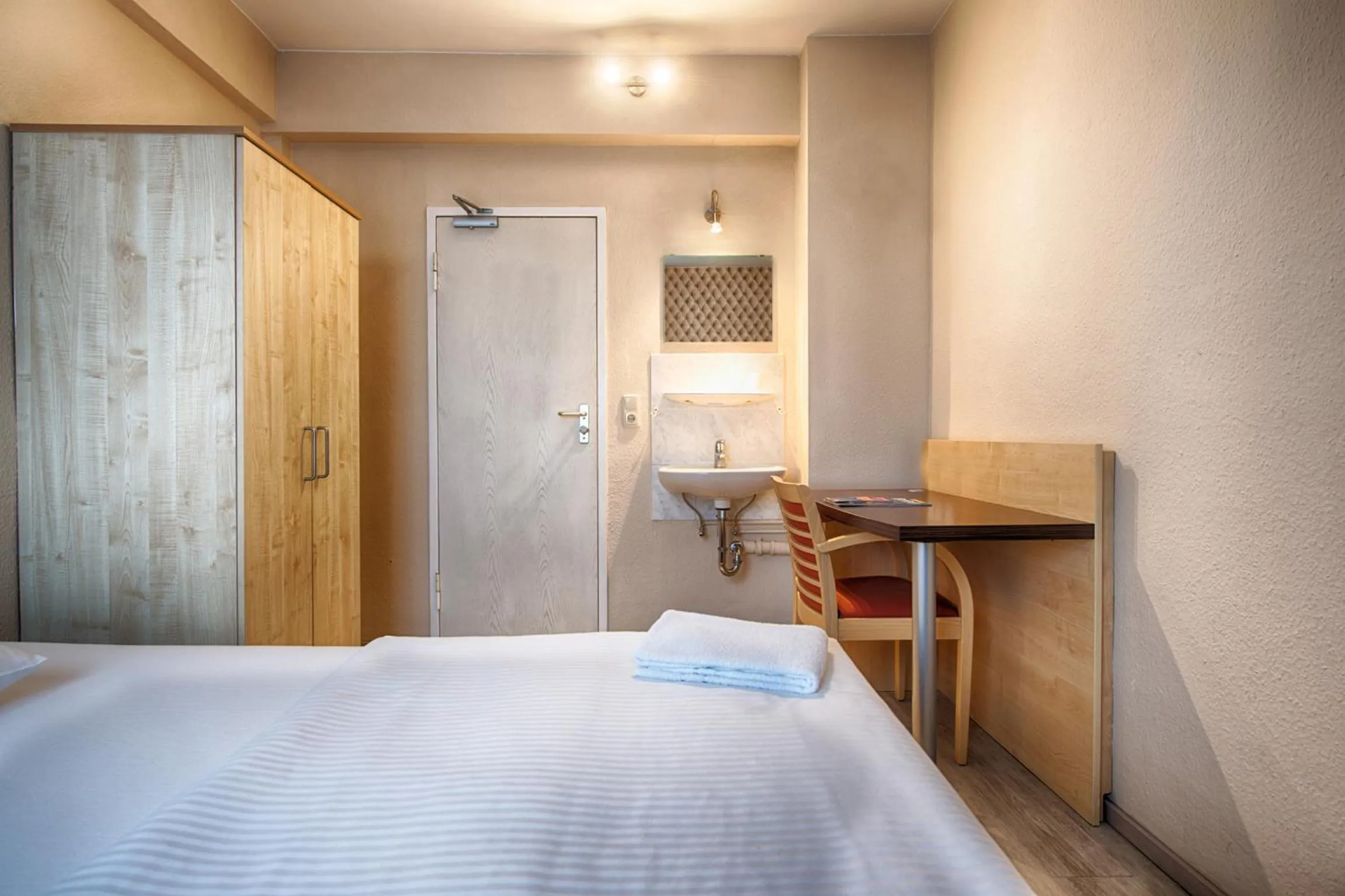 Photo of the whole room, Bed in enjoy hostel Berlin City West