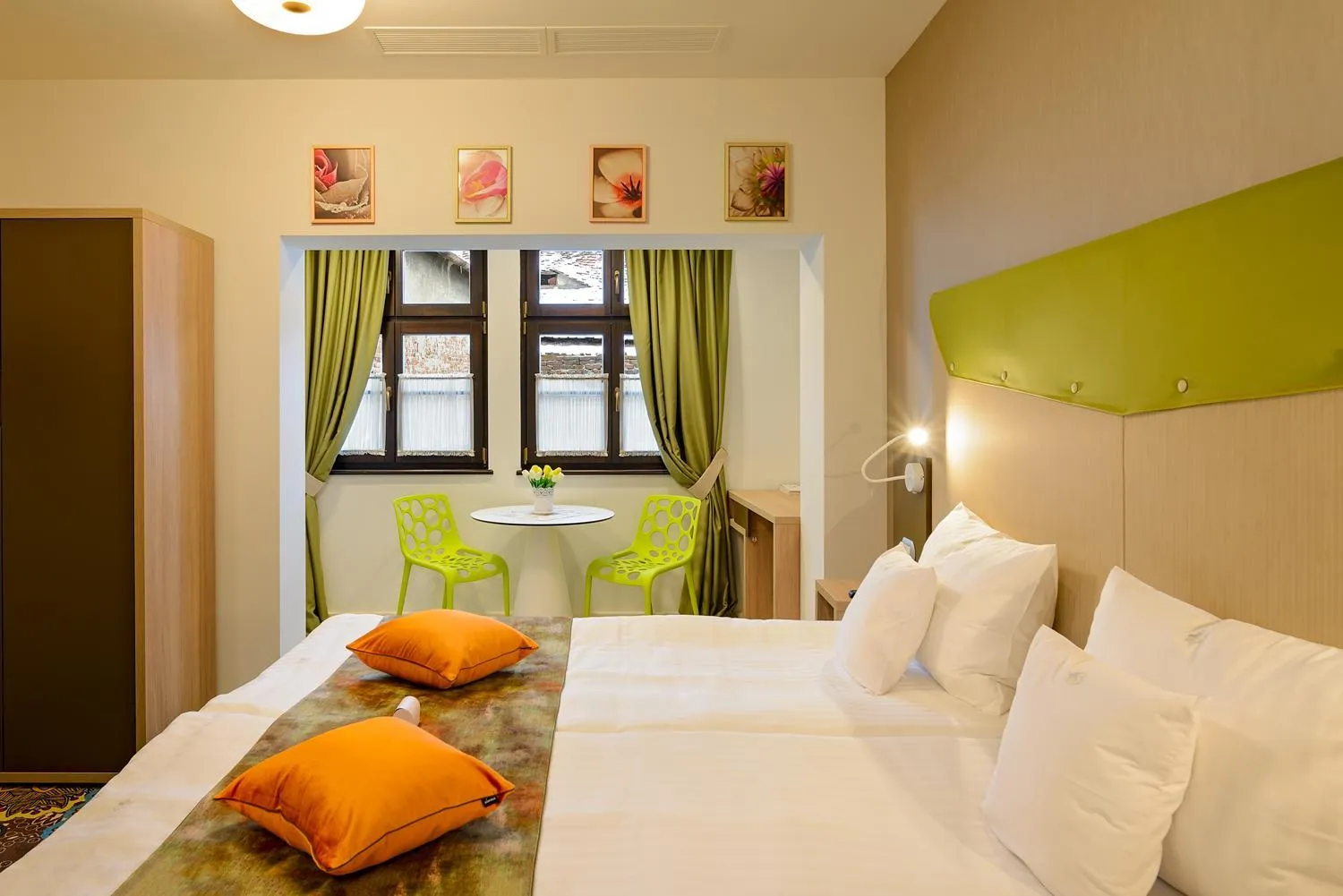 Bed in Blumenhaus Sibiu