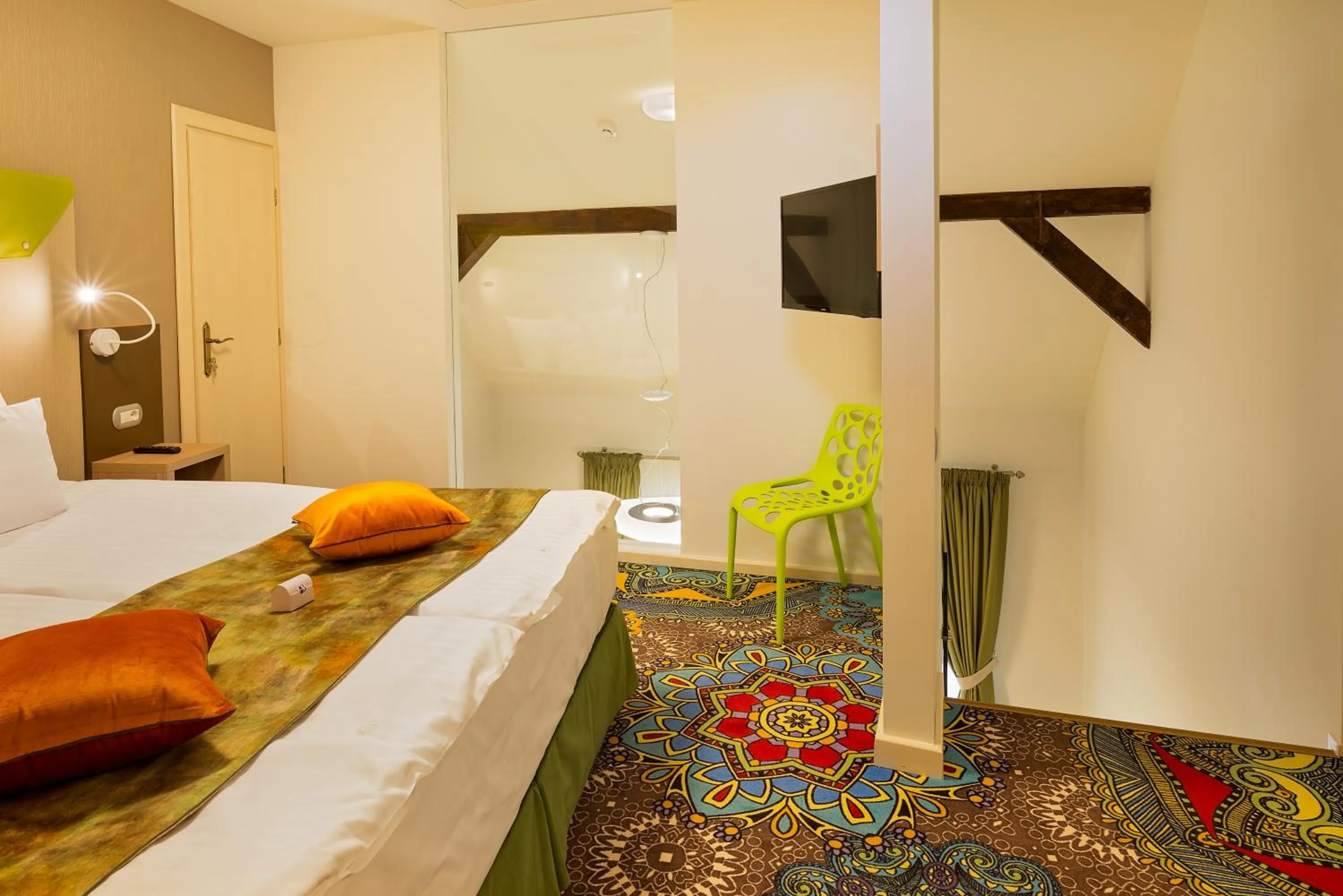 Bed in Blumenhaus Sibiu