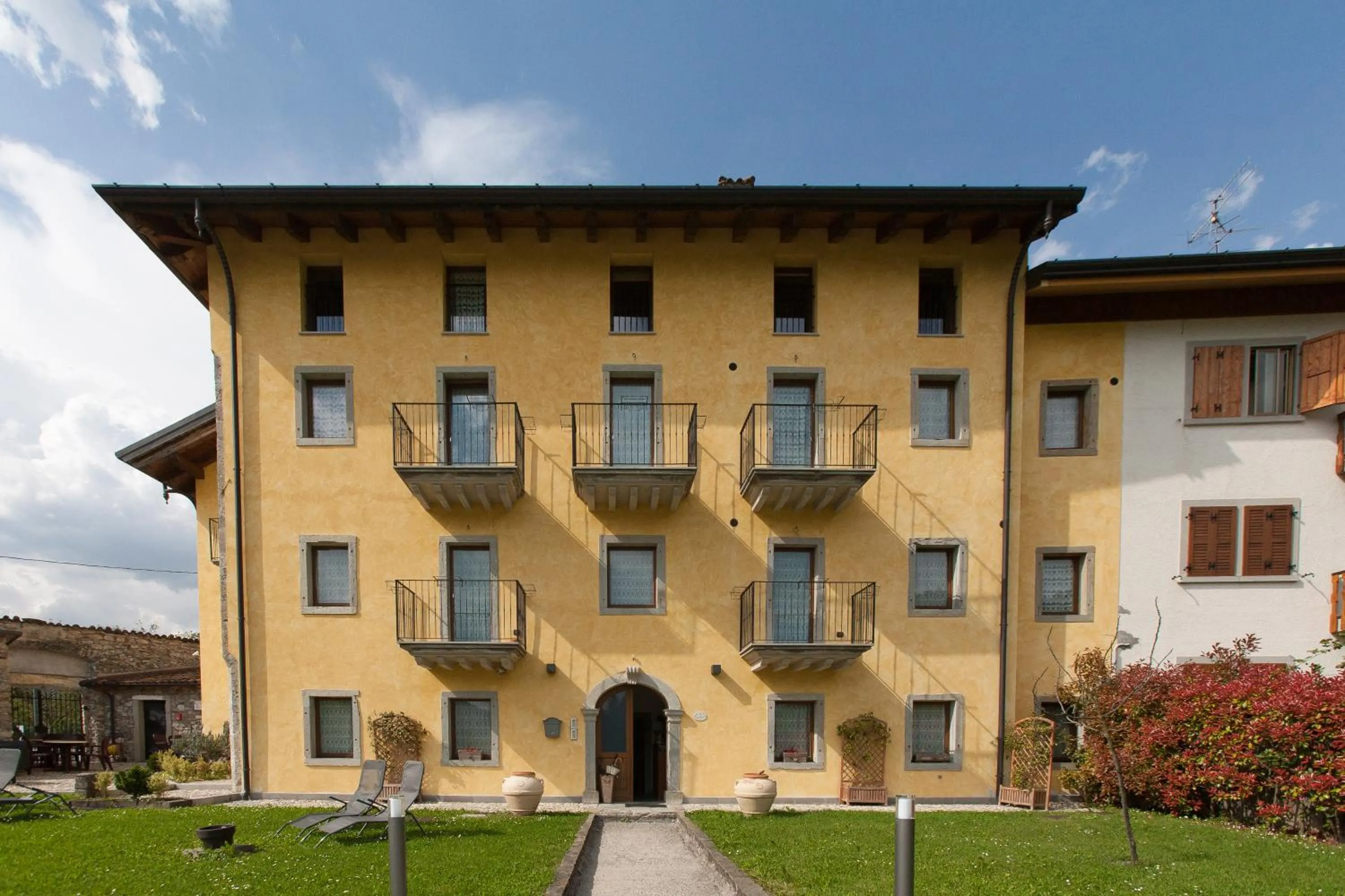 Property building in Residence Samont