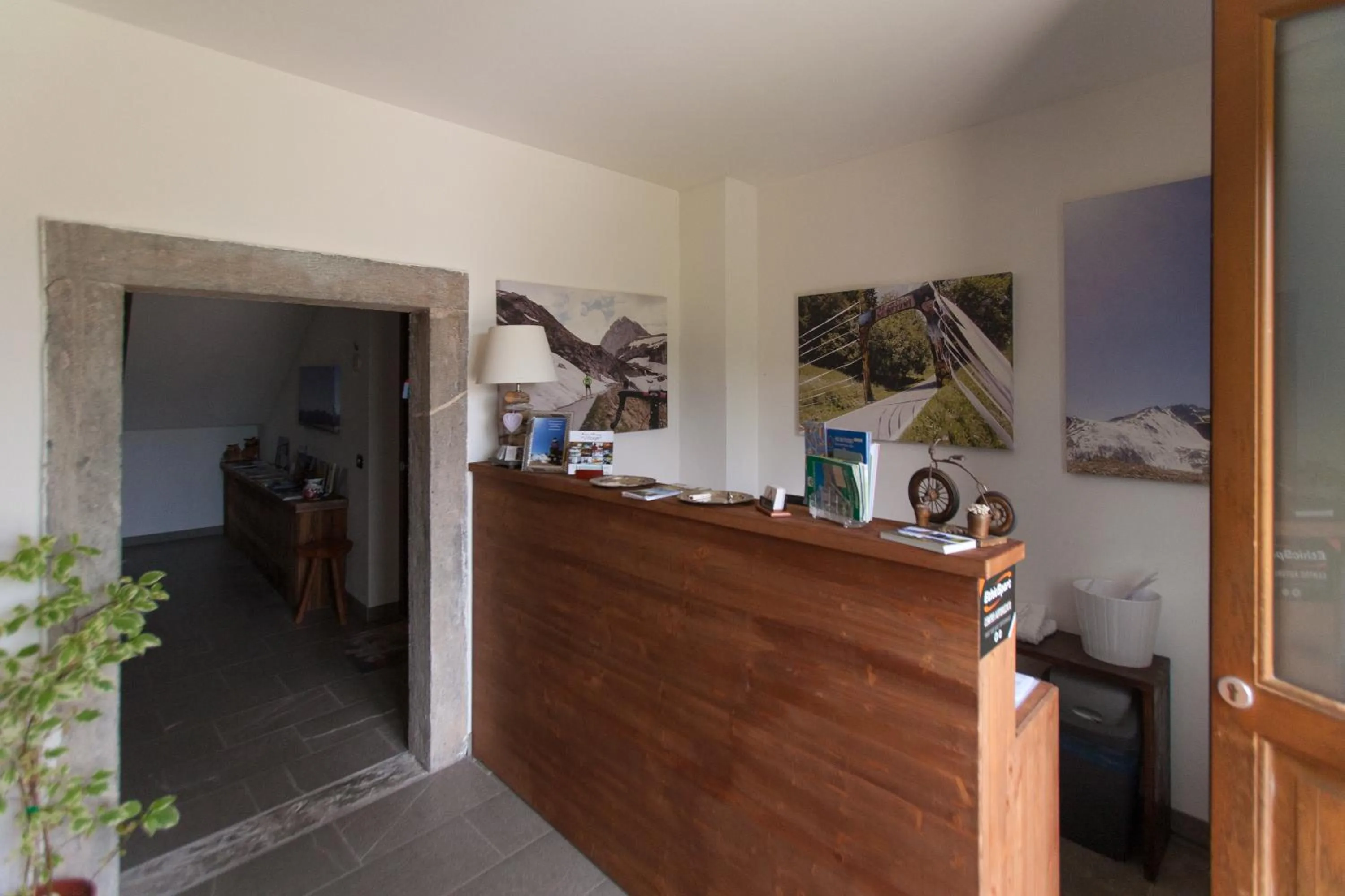 Facade/entrance in Residence Samont