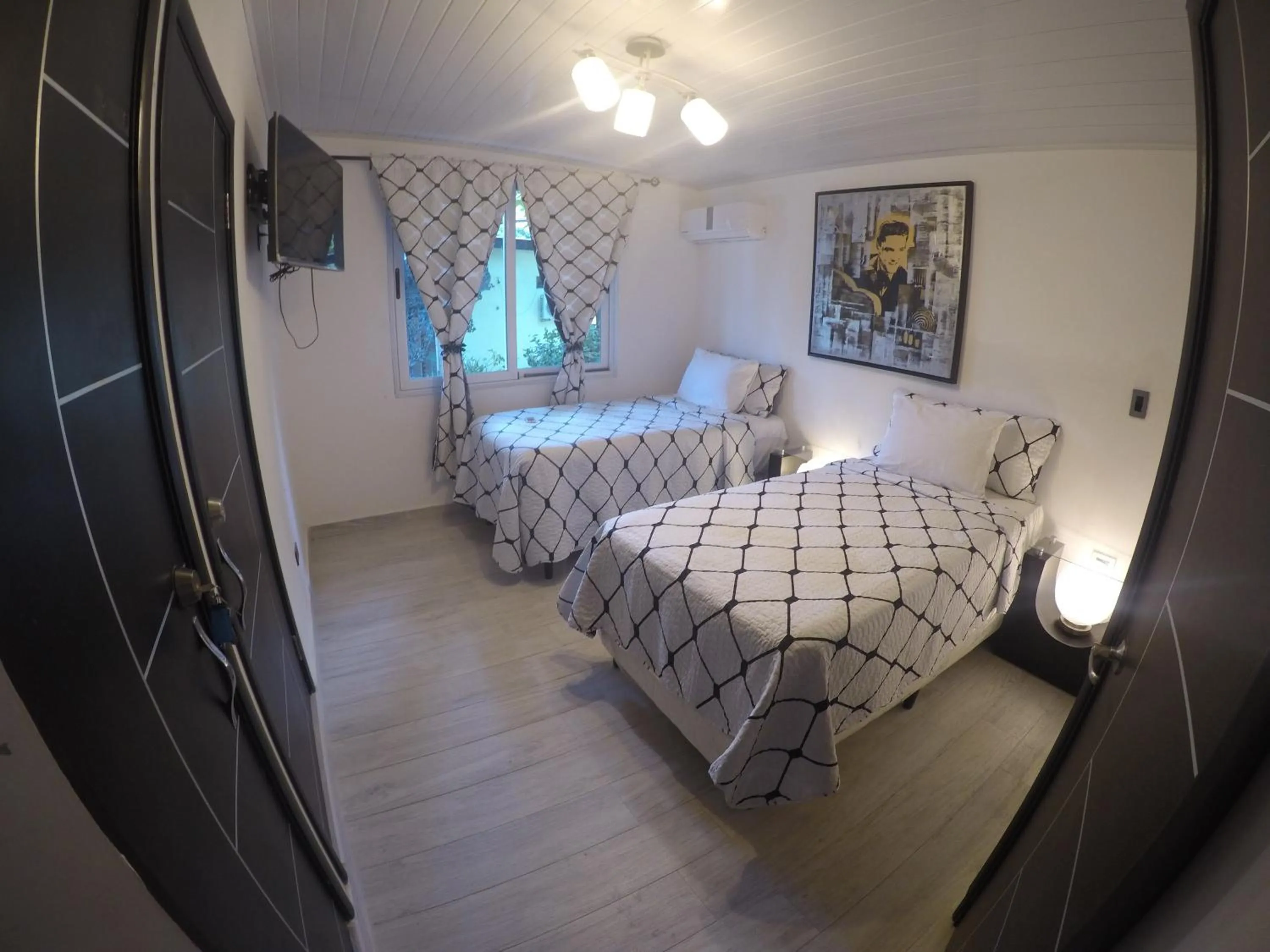 Photo of the whole room in La Romantica