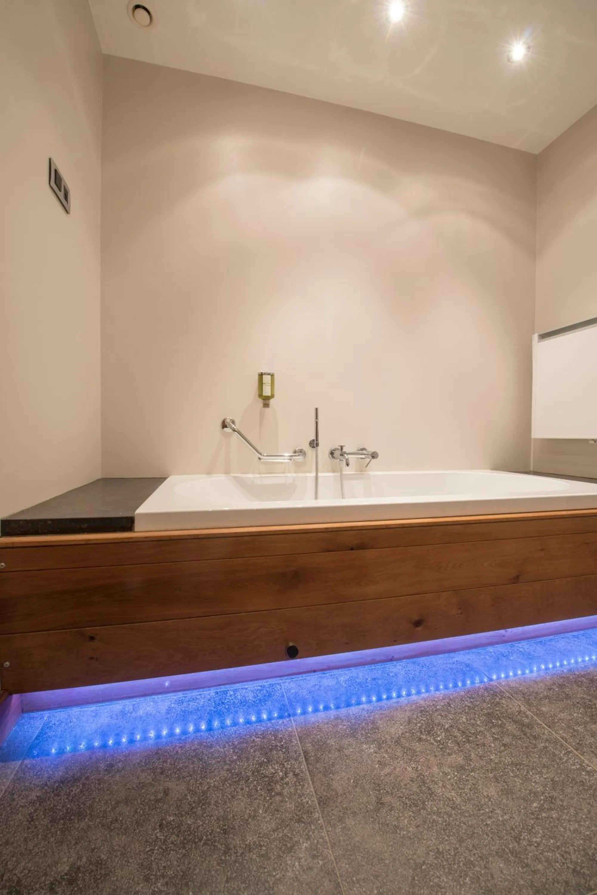 Bathroom in Hotel La Ferronniere