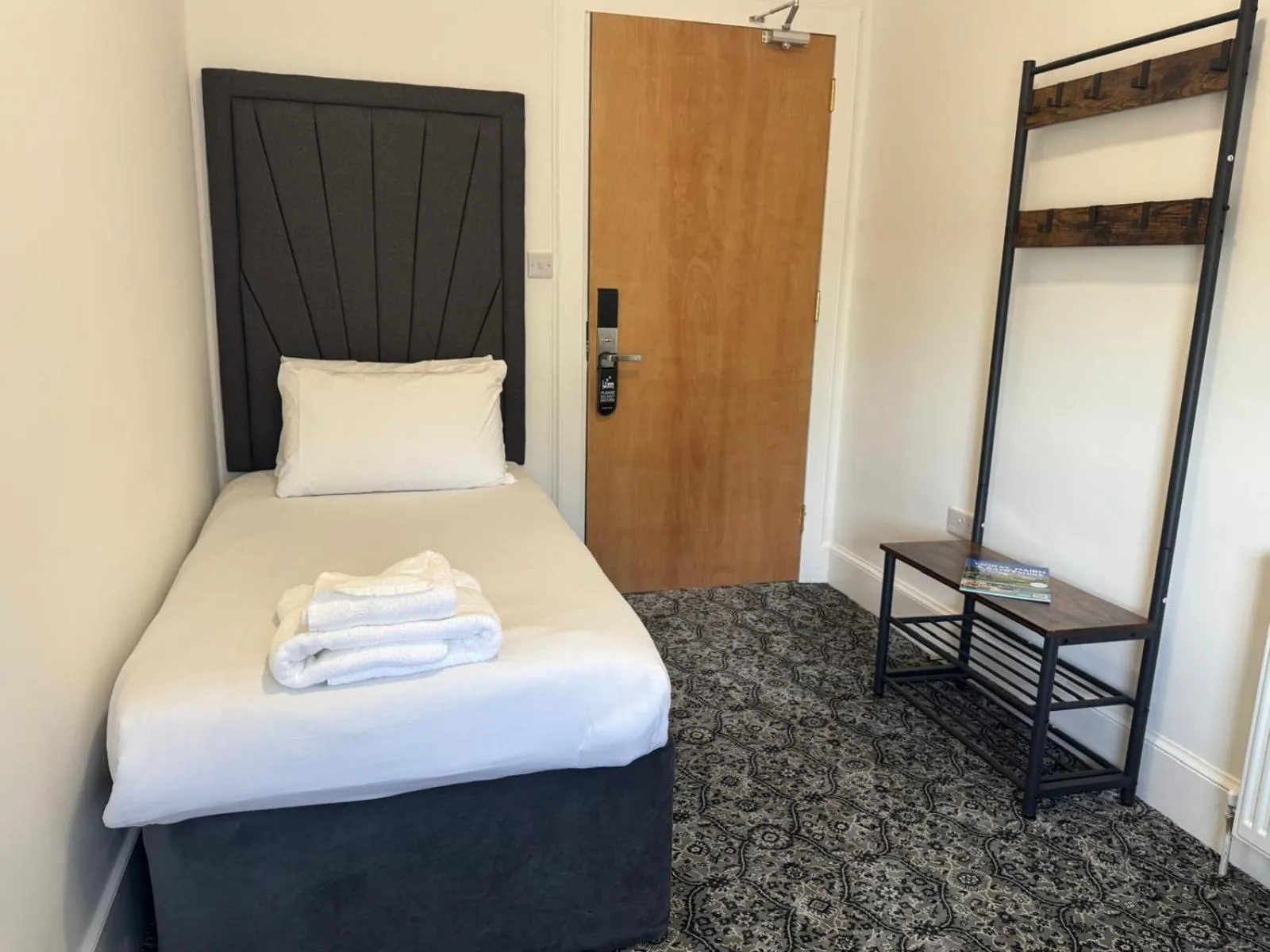 Bedroom, Bed in The Royal Hotel Elgin