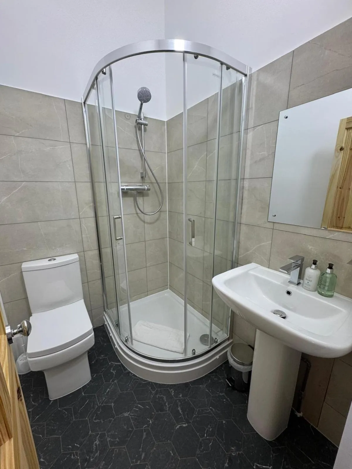 Bathroom in The Royal Hotel Elgin