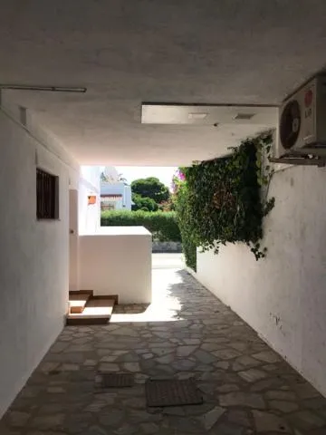 Property building in Urbanizacion Puerto Rey