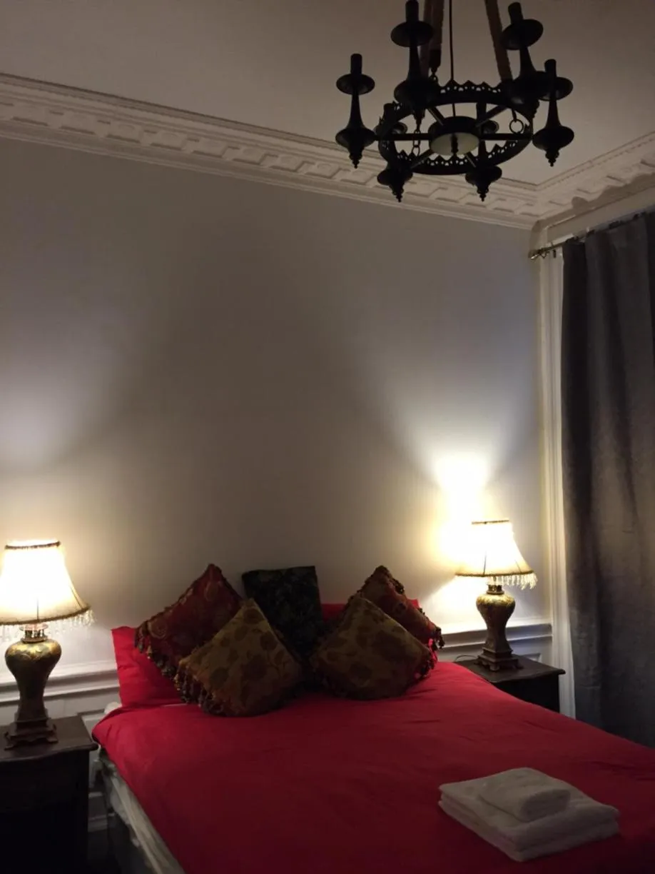 Bed in Royal Mile Suites by the Castle