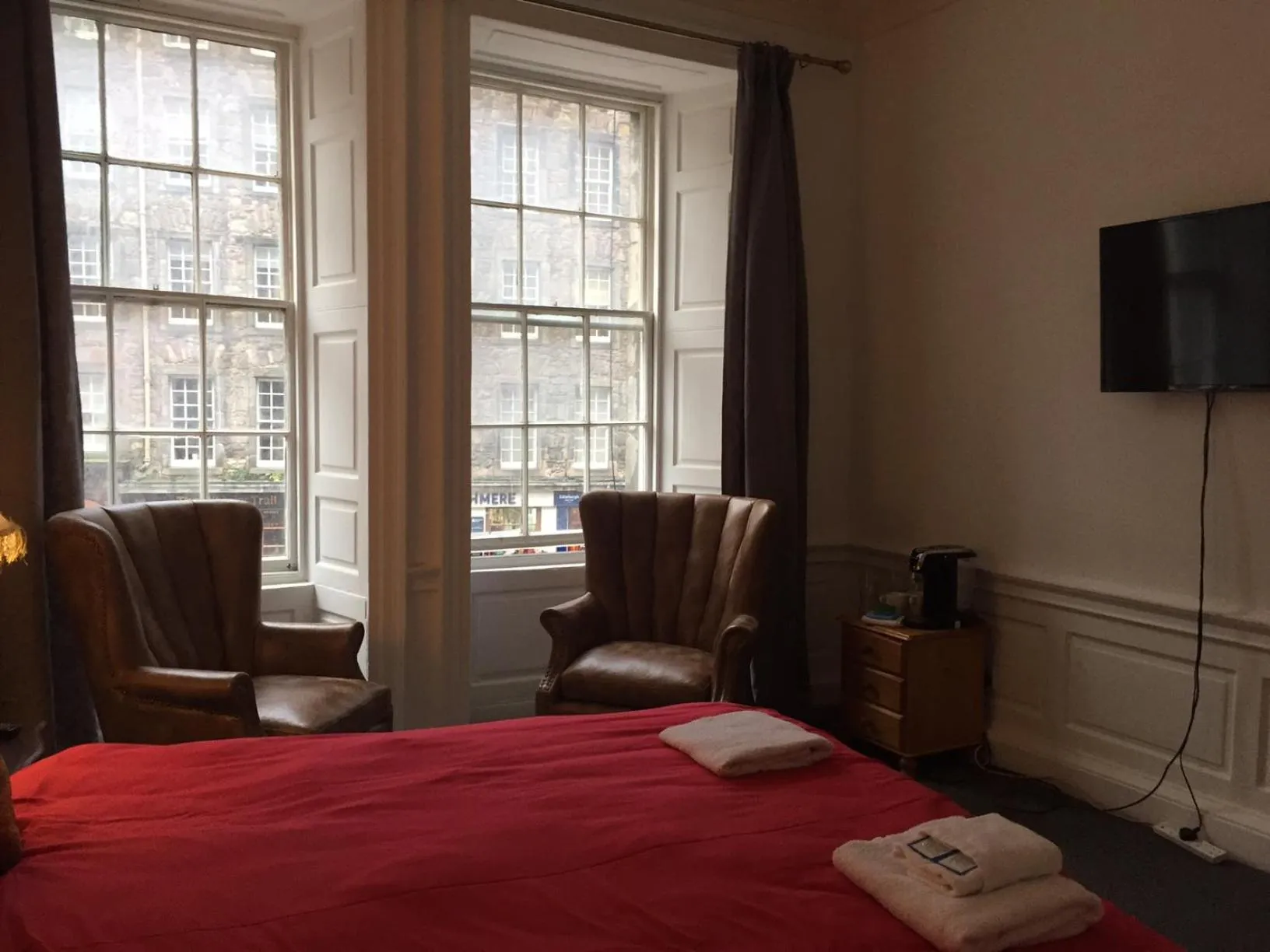 Seating area, Bed in Royal Mile Suites by the Castle