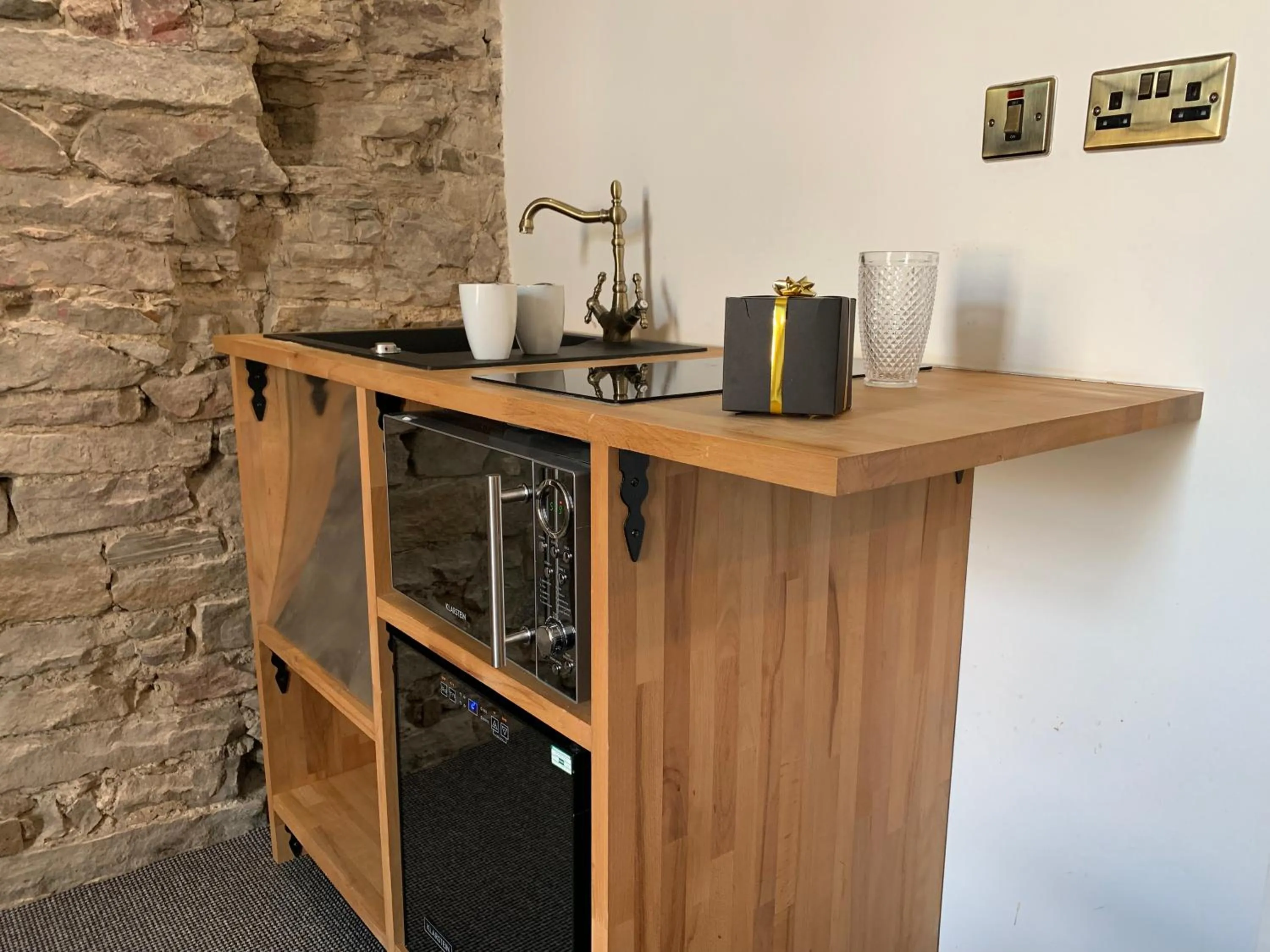 Kitchen or kitchenette in Royal Mile Suites by the Castle