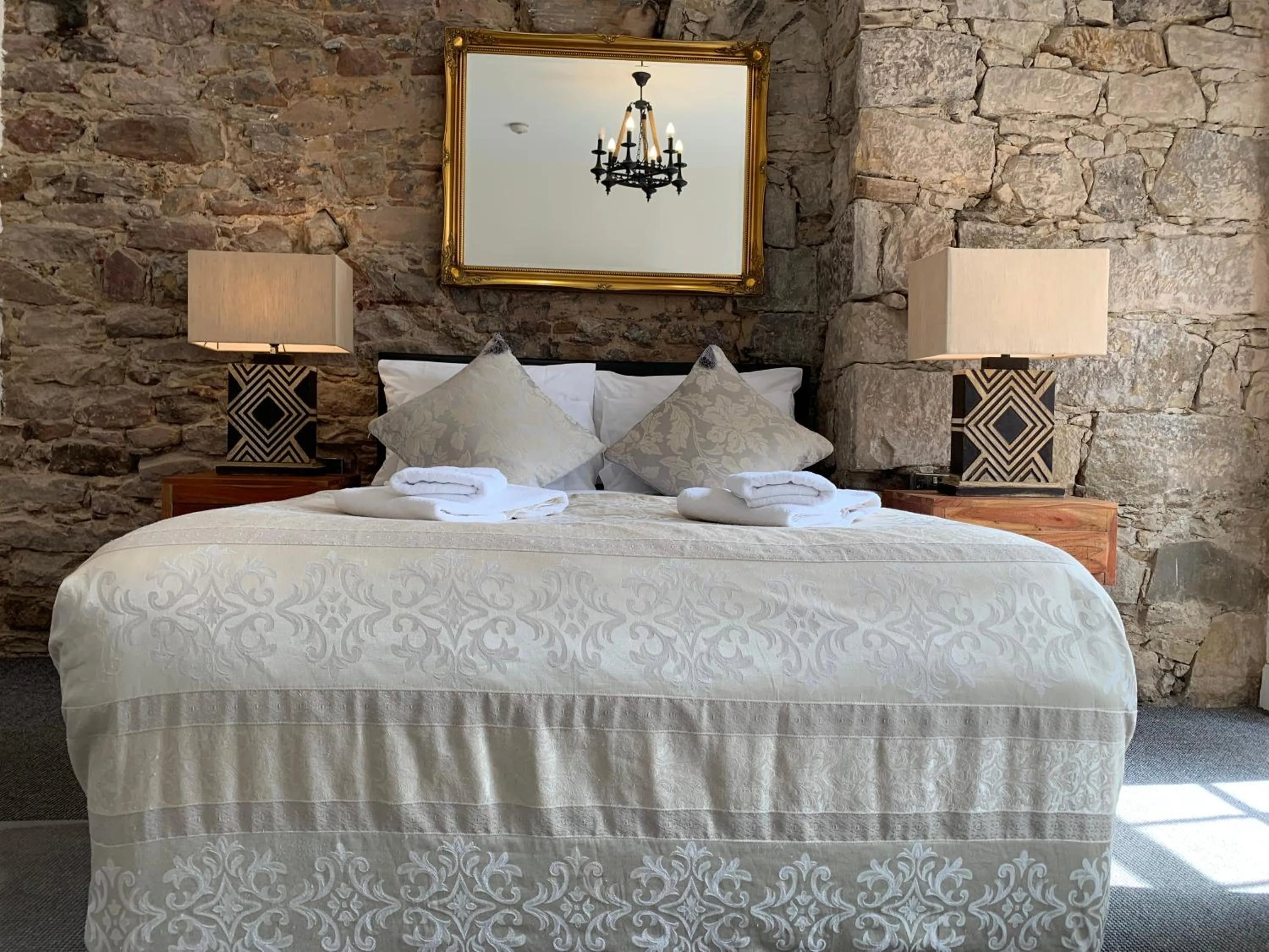 Bed in Royal Mile Suites by the Castle